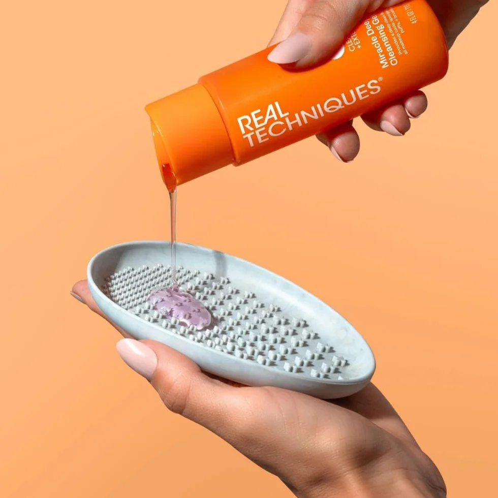Real Techniques Paleta do czyszczenia pędzli z żelową próbką