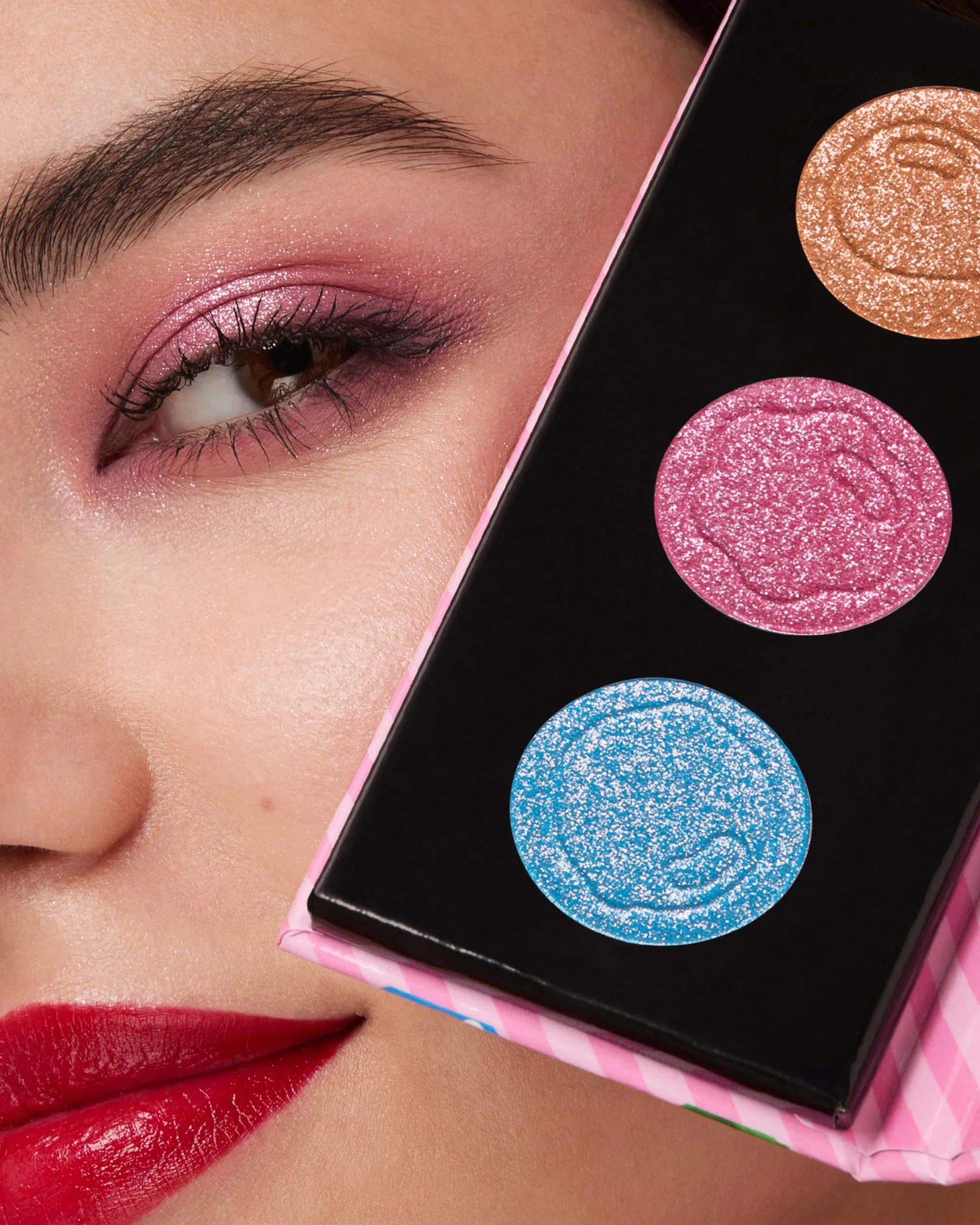 KIKO Milano Candy Crush™ Ultra Shimmer Eyeshadow Trio Paleta 3 Cieni