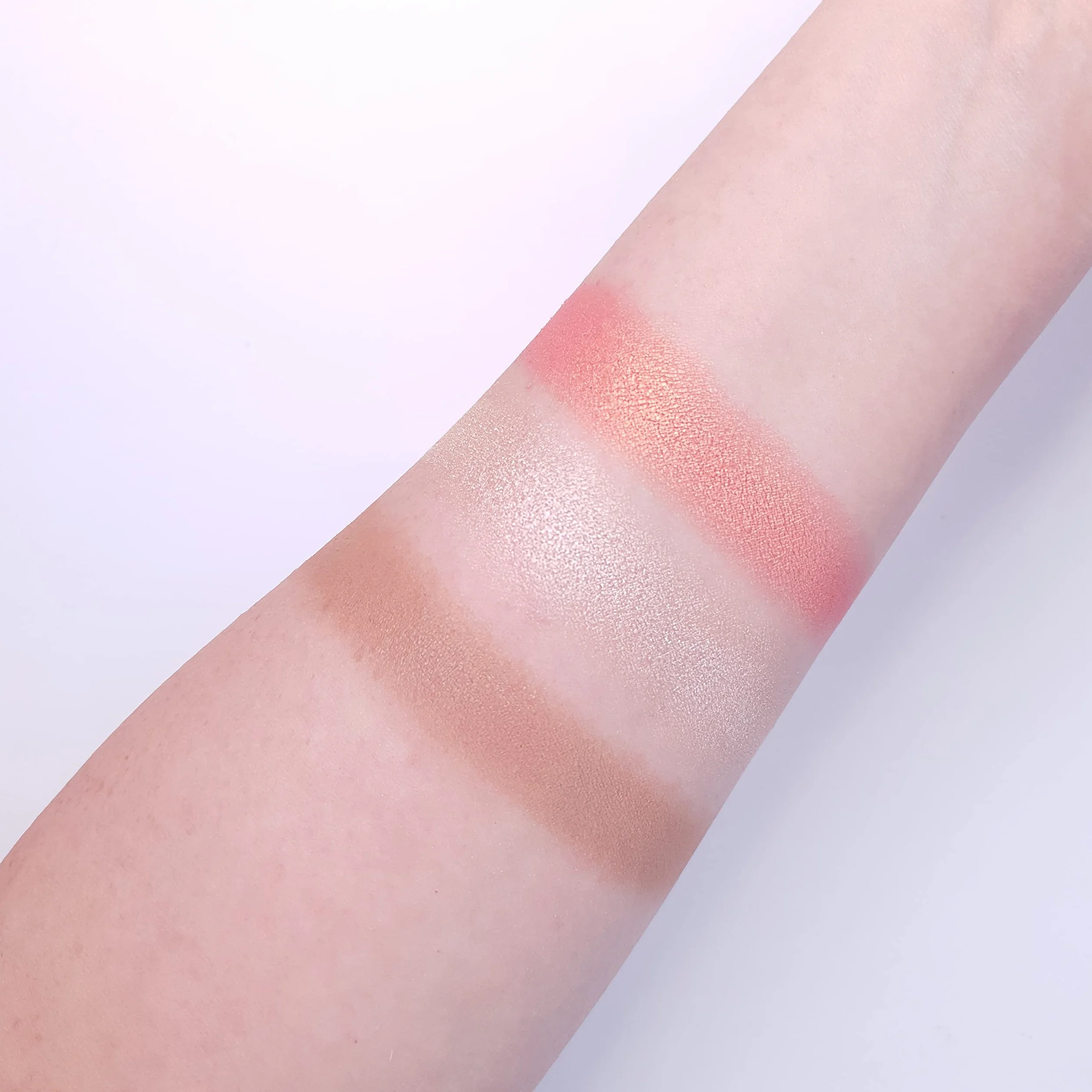 MAKEUP REVOLUTION Ultra Zestaw do rzeźbienia i konturowania, Fair C01, 11 g