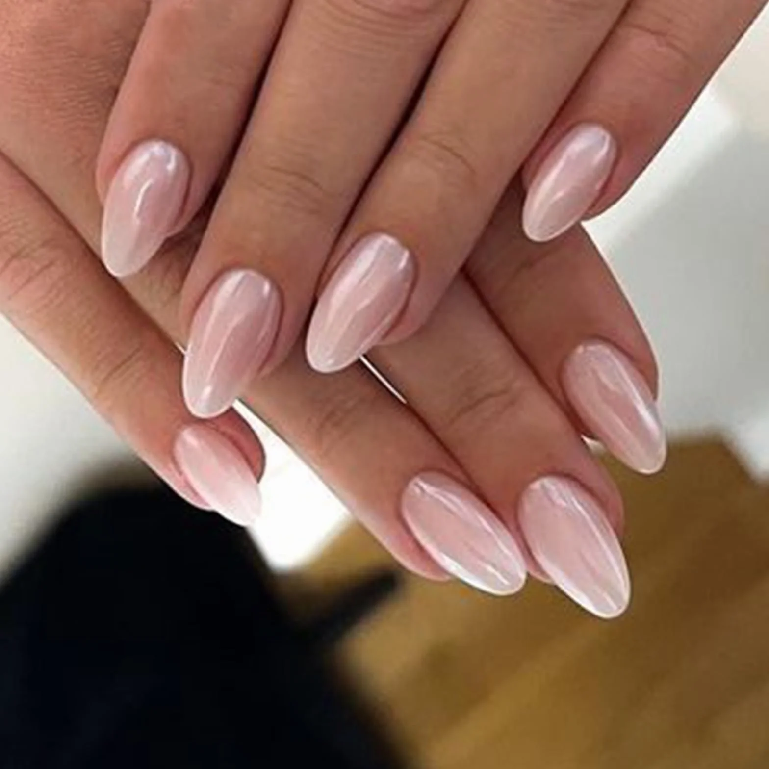 Yamobi 24 krótkie sztuczne paznokcie w kształcie migdałów, miękkie, żelowe, do naklejenia, eleganckie, nagie paznokcie, dla kobiet, zestaw 24 szt