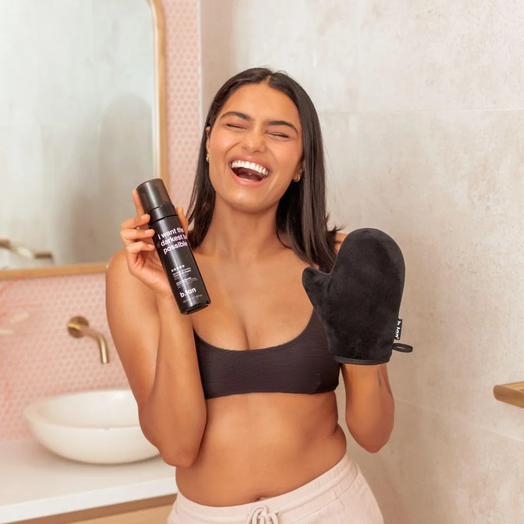 b.tan Darkest Self Tanner Kit – Najciemniejszy zestaw do opalania z aplikatorem, 1 godzina