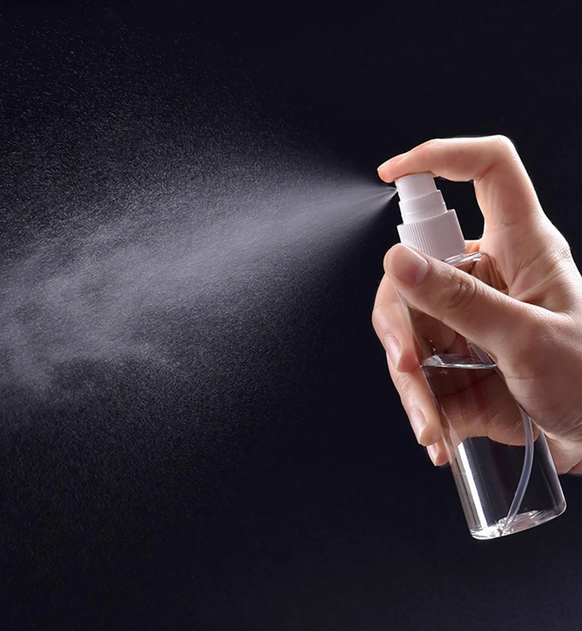 ILLUVA Mała butelka z rozpylaczem 100 ml, atomizer pusta, rozpylacz perfum, przenośny zestaw butelek podróżnych, z lejkiem, atomizerem (4 x 100 ml)