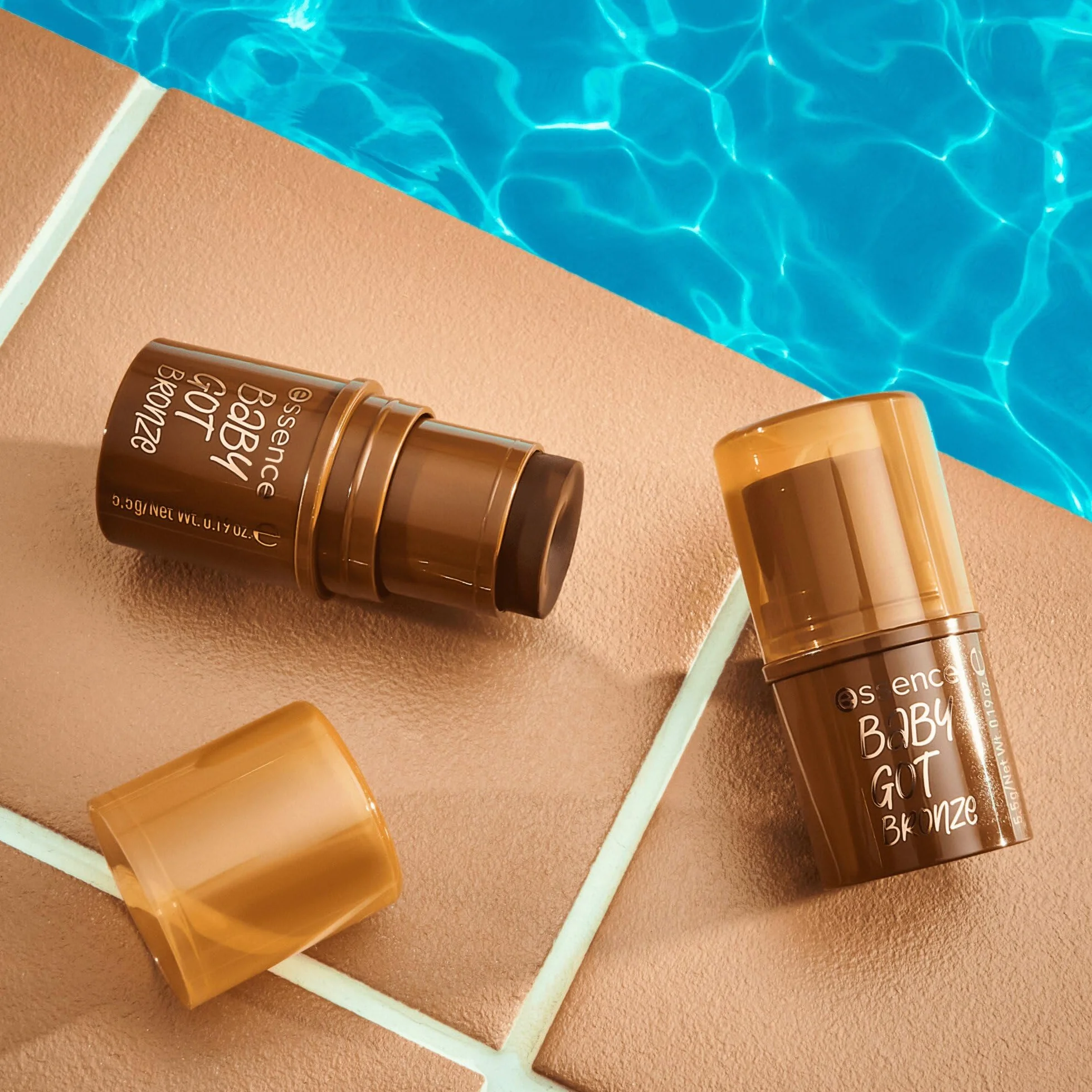 essence baby got bronze sztyft brązujący, naturalny, zroszony (5.5g)