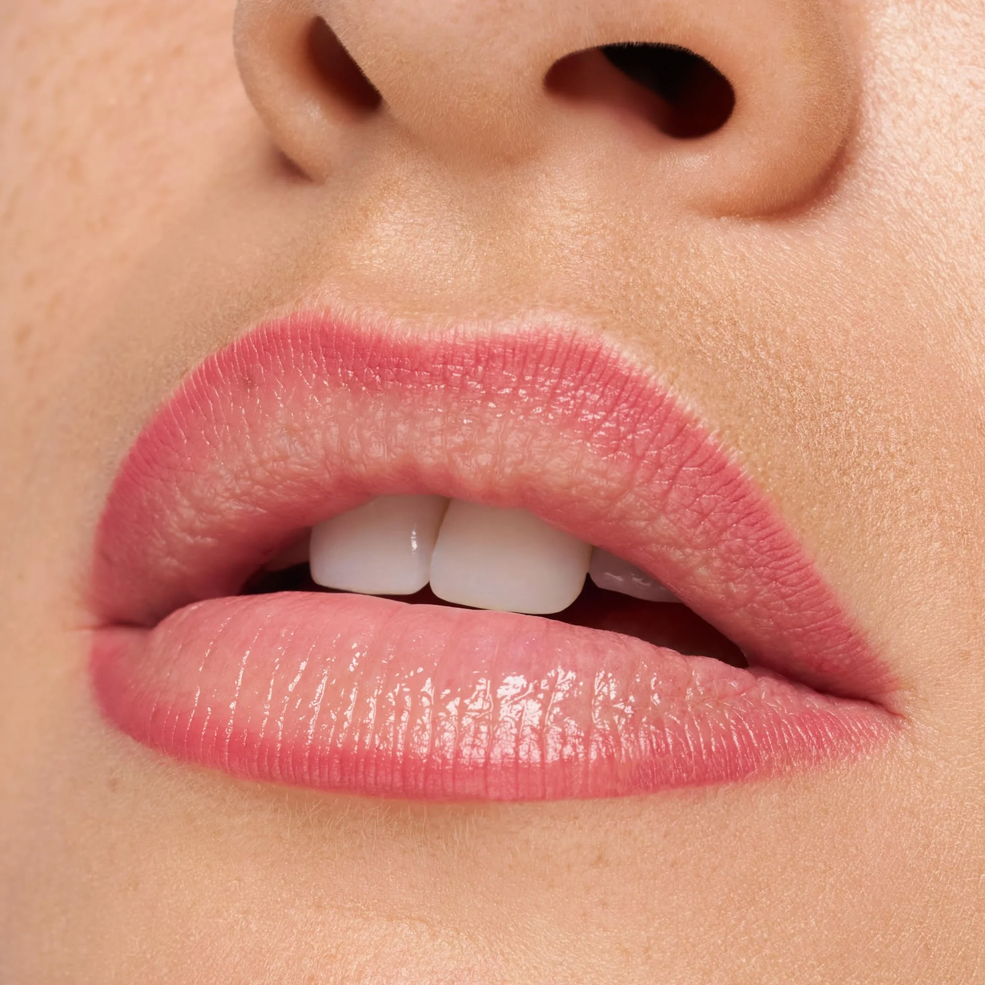 essence 8h kredka do ust MATTE comfort, długotrwały, natychmiastowy wynik, matowy (0.3g)