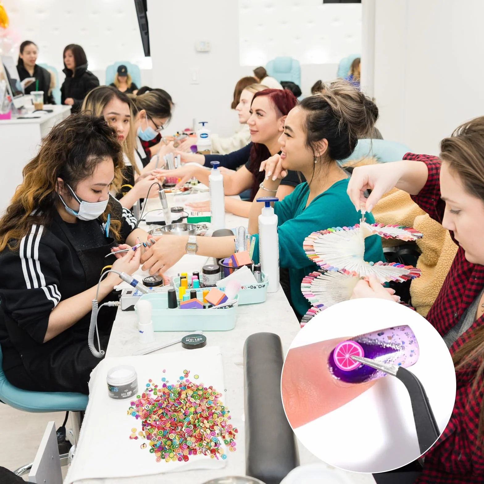 Zestaw 3D Nail Art Zestaw 6000 sztuk akcesoriów do paznokci, mieszanych kształtów owoców, idealny do manicure, makijażu, DIY Slime i wielu innych
