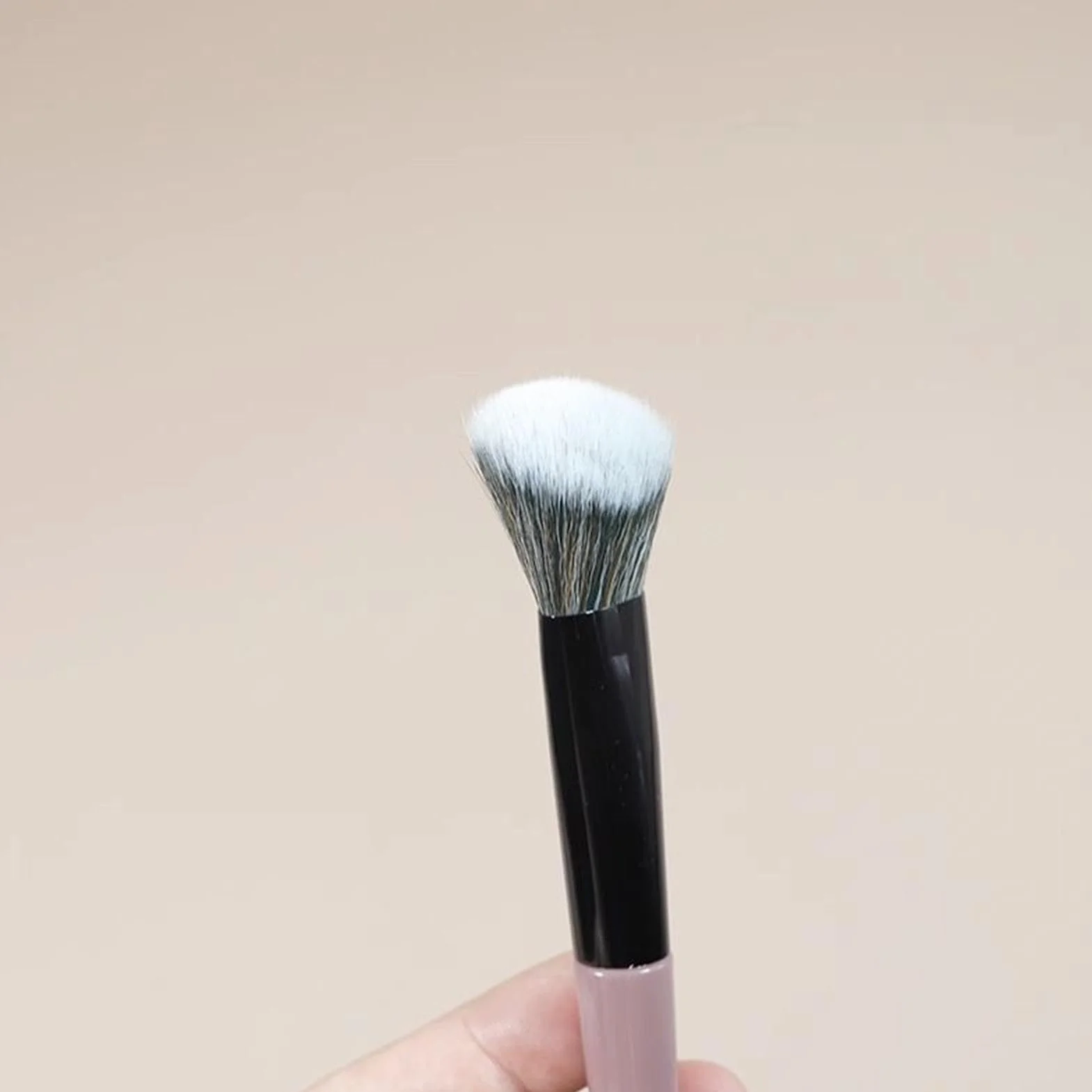 Pędzel do różu do makijażu policzków – rozświetlacz, płynny pędzel bronzer z miękkim włosiem, przenośny makijaż twarzy – mieszanka kosmetyków dla kobiet i dziewcząt początkujących