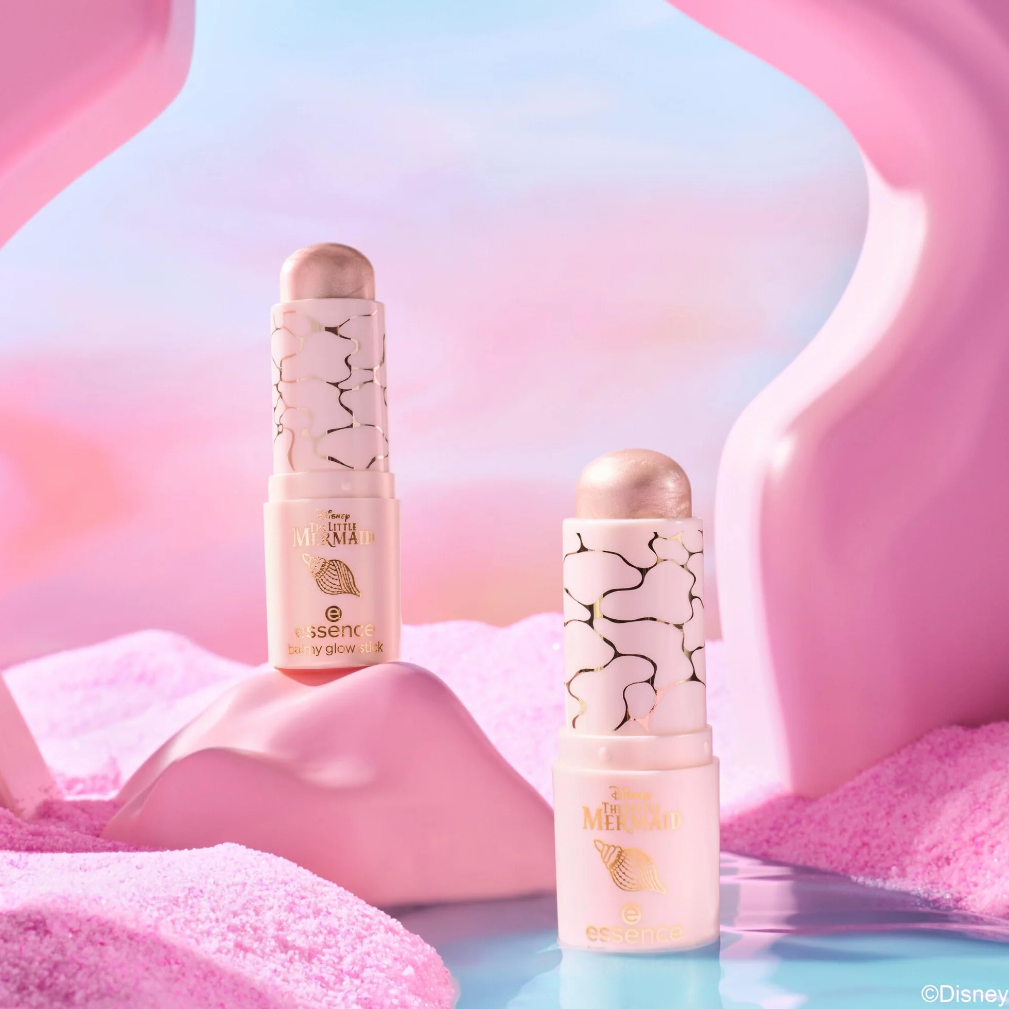 Essence Kremowy sztyft rozświetlający Disney THE LITTLE MERMAID 8g