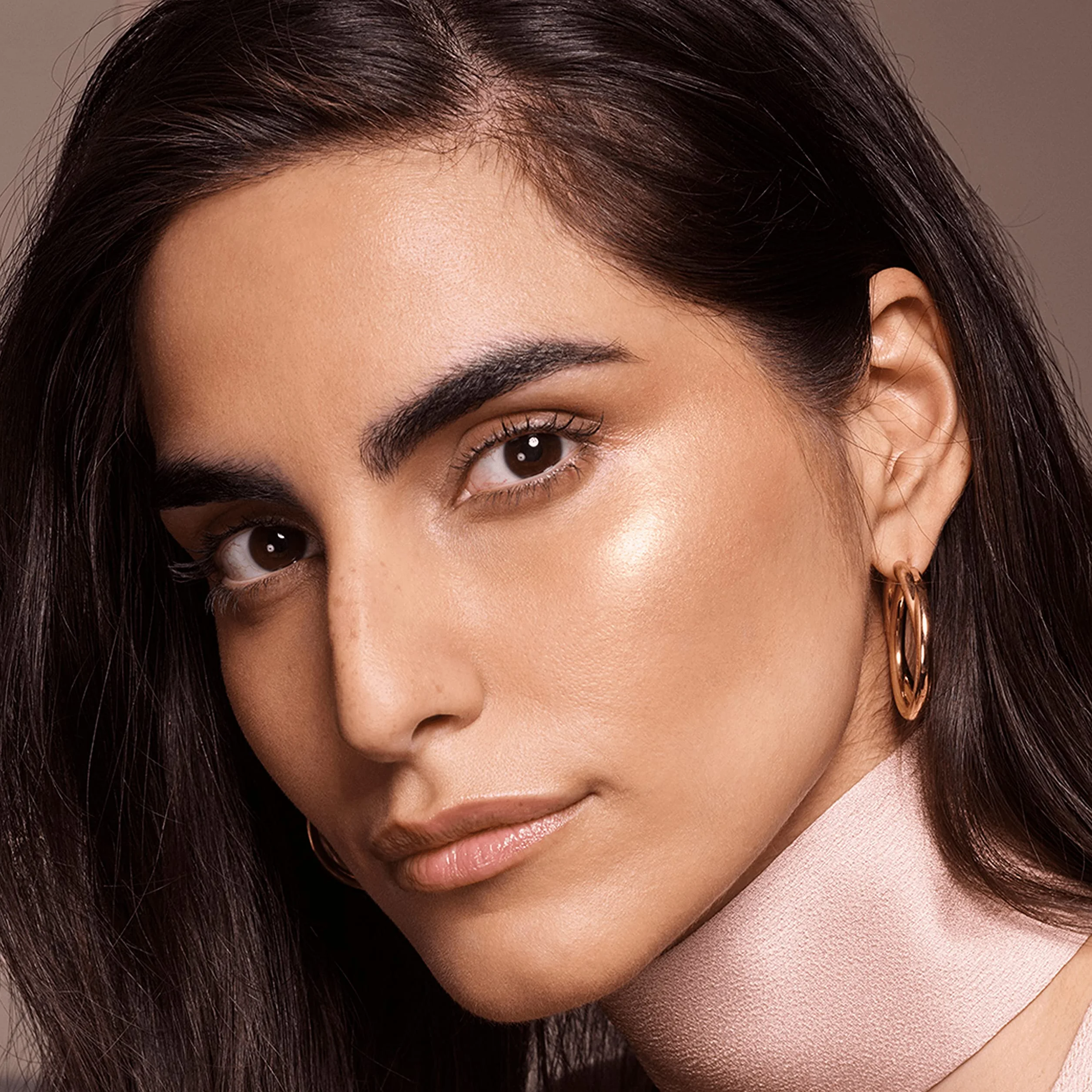 Max Factor Facefinity Highlighter satynowy rozświetlacz do twarzy 02 Golden Hour