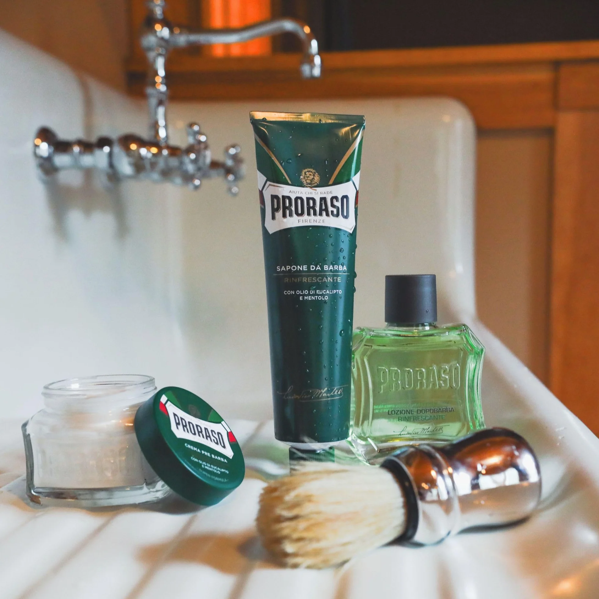 Proraso ‎8004395001118 Krem do Golenia w Tubce Eukaliptusowy, 150 ml, Zielony