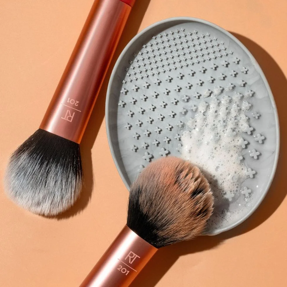 Real Techniques Paleta do czyszczenia pędzli z żelową próbką