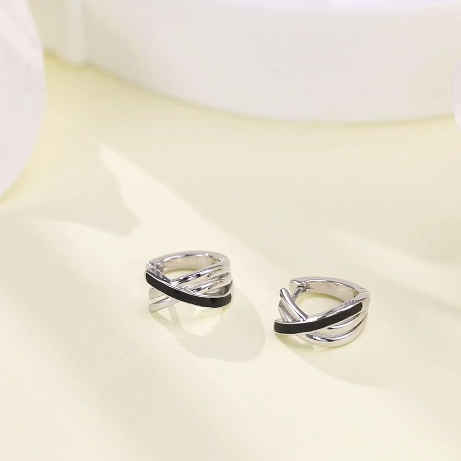 Creole srebro 925 czarne w X unisex minimalistyczne kolczyki dla mężczyzn kobiet