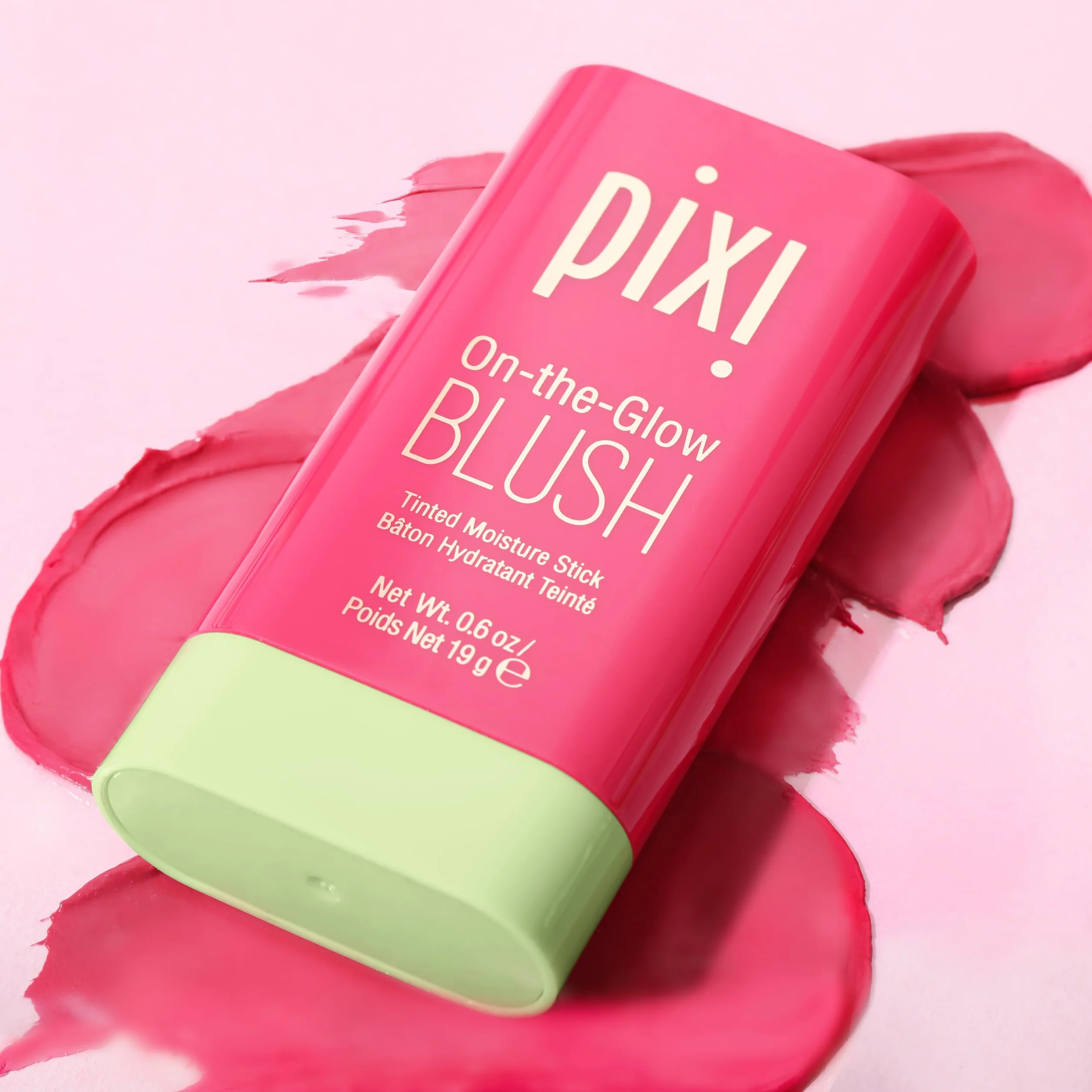 Pixi Beauty On-the-Glow Blush | Kolor: Ruby | Kolorowy nawilżający róż do policzków i ust | Z żeń-szeniem, aloesem i ekstraktami z owoców | Bez parabenów | 19 g / 0,6 uncji