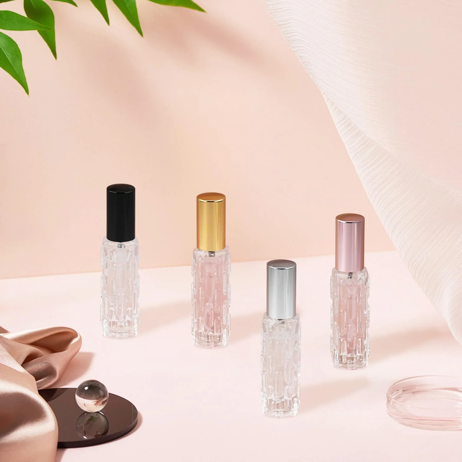 4 Sztuki Podróżny Atomizer do Perfum Wielokrotnego Napełniania 10 ml, Szklana Butelka na Perfumy, Przenośny Rozpylacz do Perfum, Mini Dekanter Zapachowy do Torebki (Złoty)