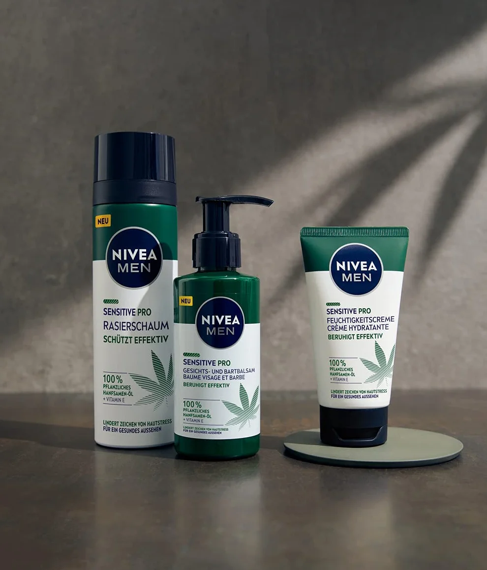NIVEA MEN Sensitive Pro pianka do golenia (200 ml), delikatna pianka do golenia z olejkiem z nasion konopi i witaminą E, ochrona przed podrażnieniami skóry, zapewnia delikatne i gładkie golenie