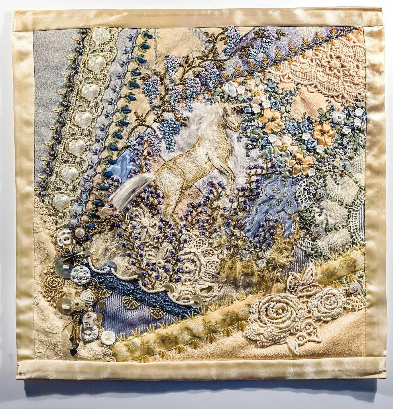 The Visual Guide to Crazy Quilting Design: Simple Stitches, Stunning Results