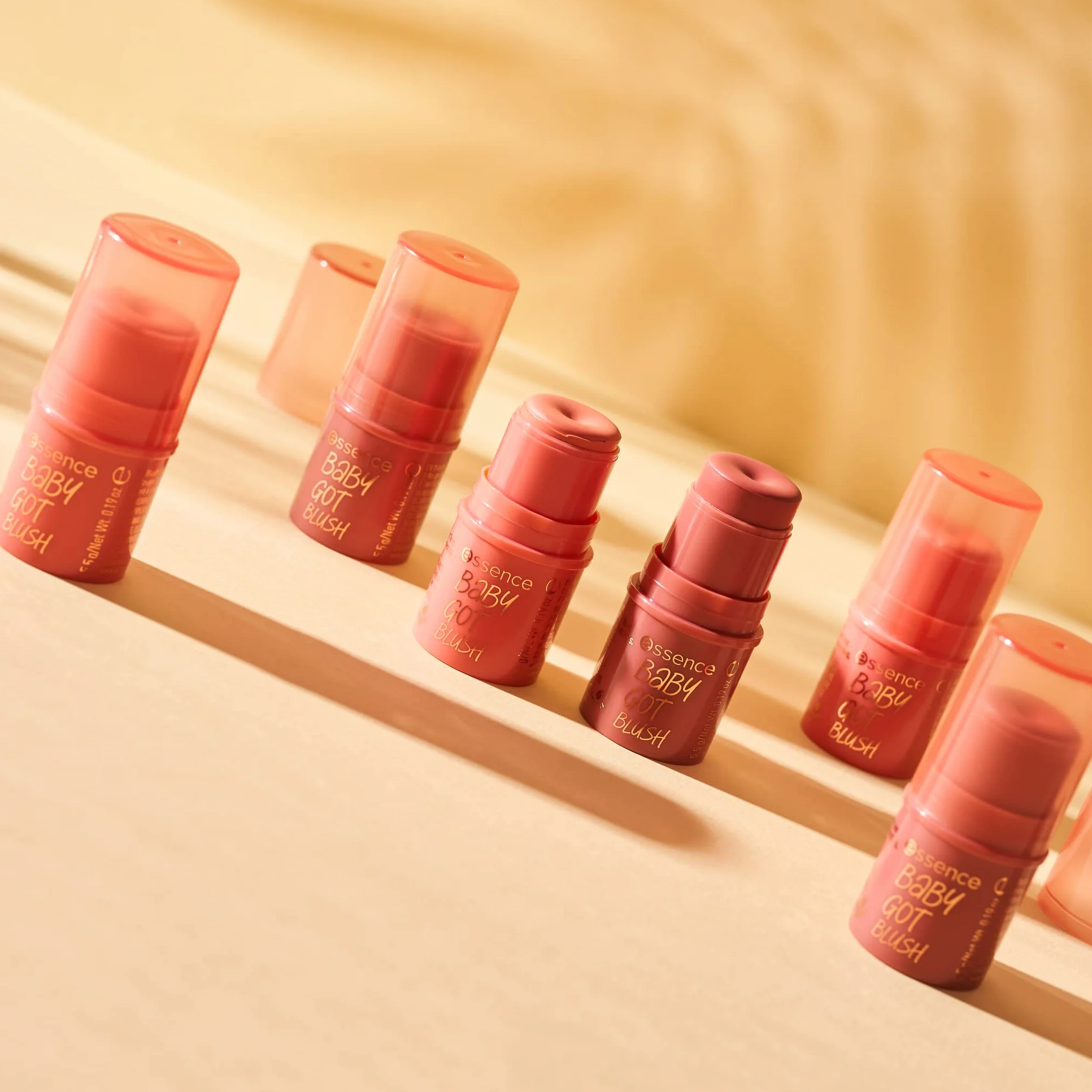 essence Róż Baby got blush, natychmiastowy wynik, naturalny, zroszony (5.5g)