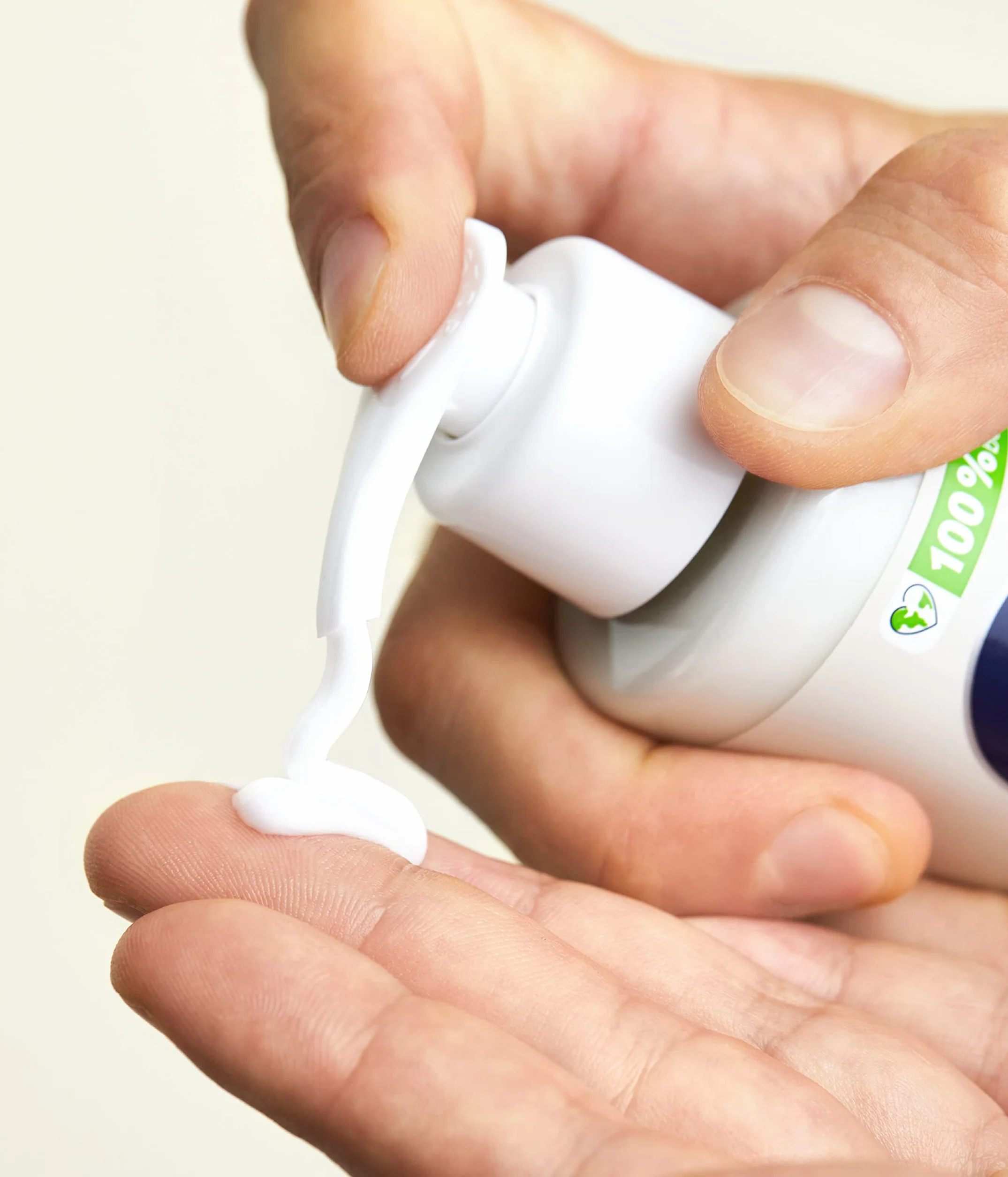 NIVEA MEN Sensitive Pro Menmalist krem do golenia 200 ml żel do golenia łagodna formuła