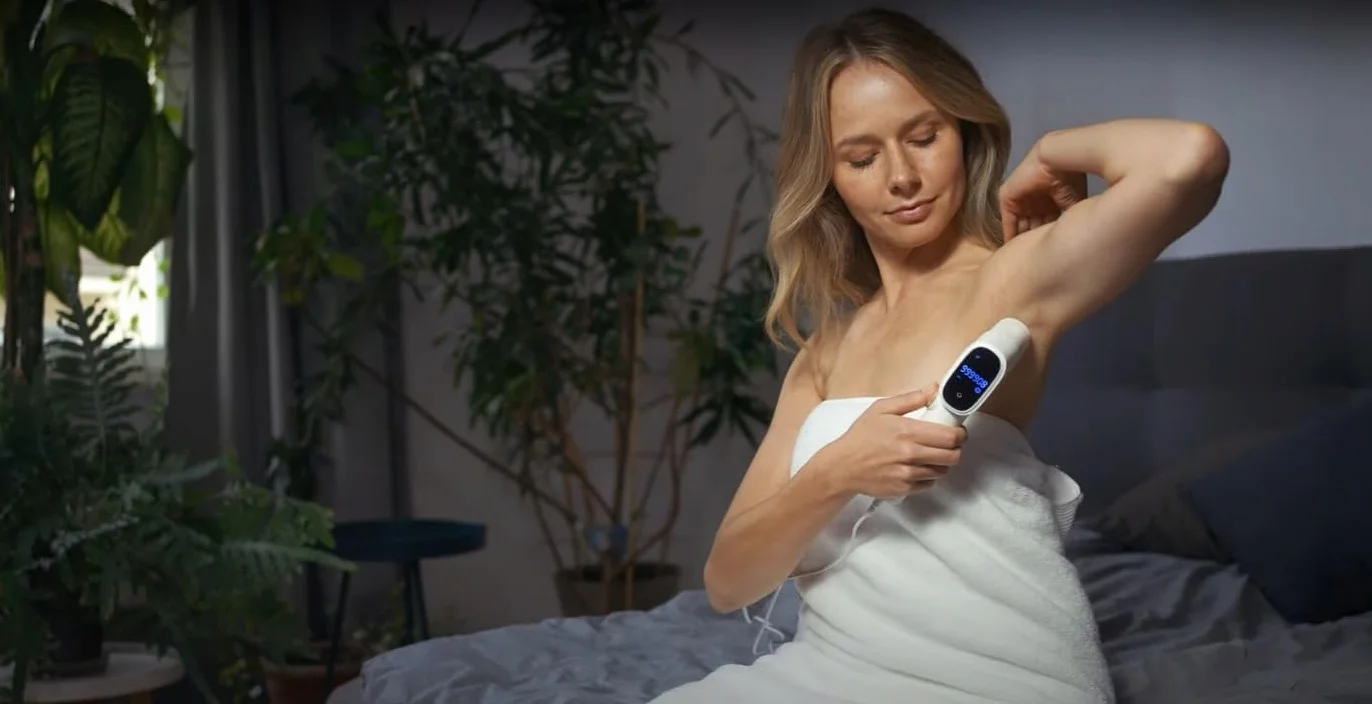 Depilator laserowy IPL z funkcją chłodzenia i zamykania naczynek + 2 nasadki