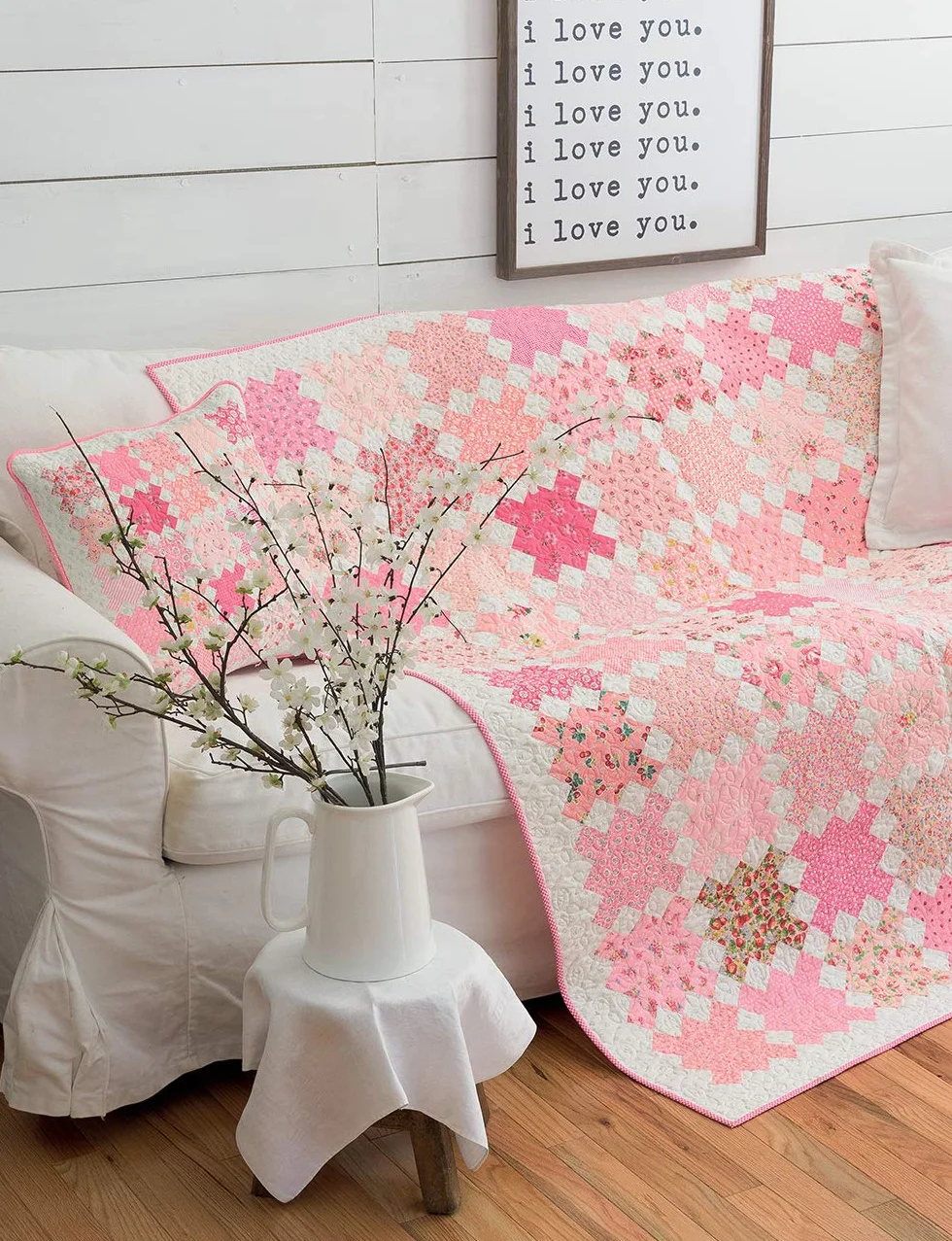 Perfectly Pretty Patchwork: Classic Quilts, Pillows, Pincushions & More