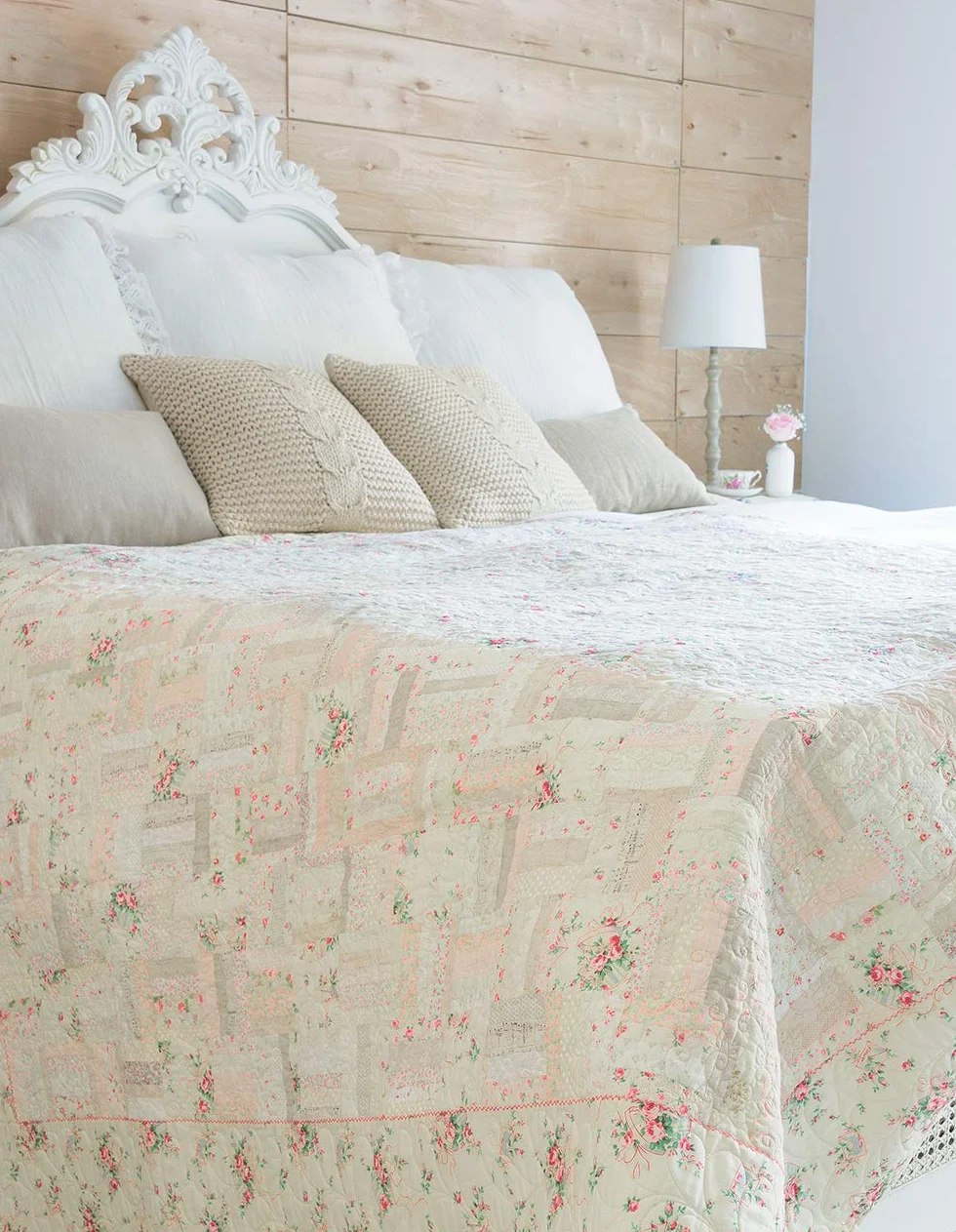 Perfectly Pretty Patchwork: Classic Quilts, Pillows, Pincushions & More