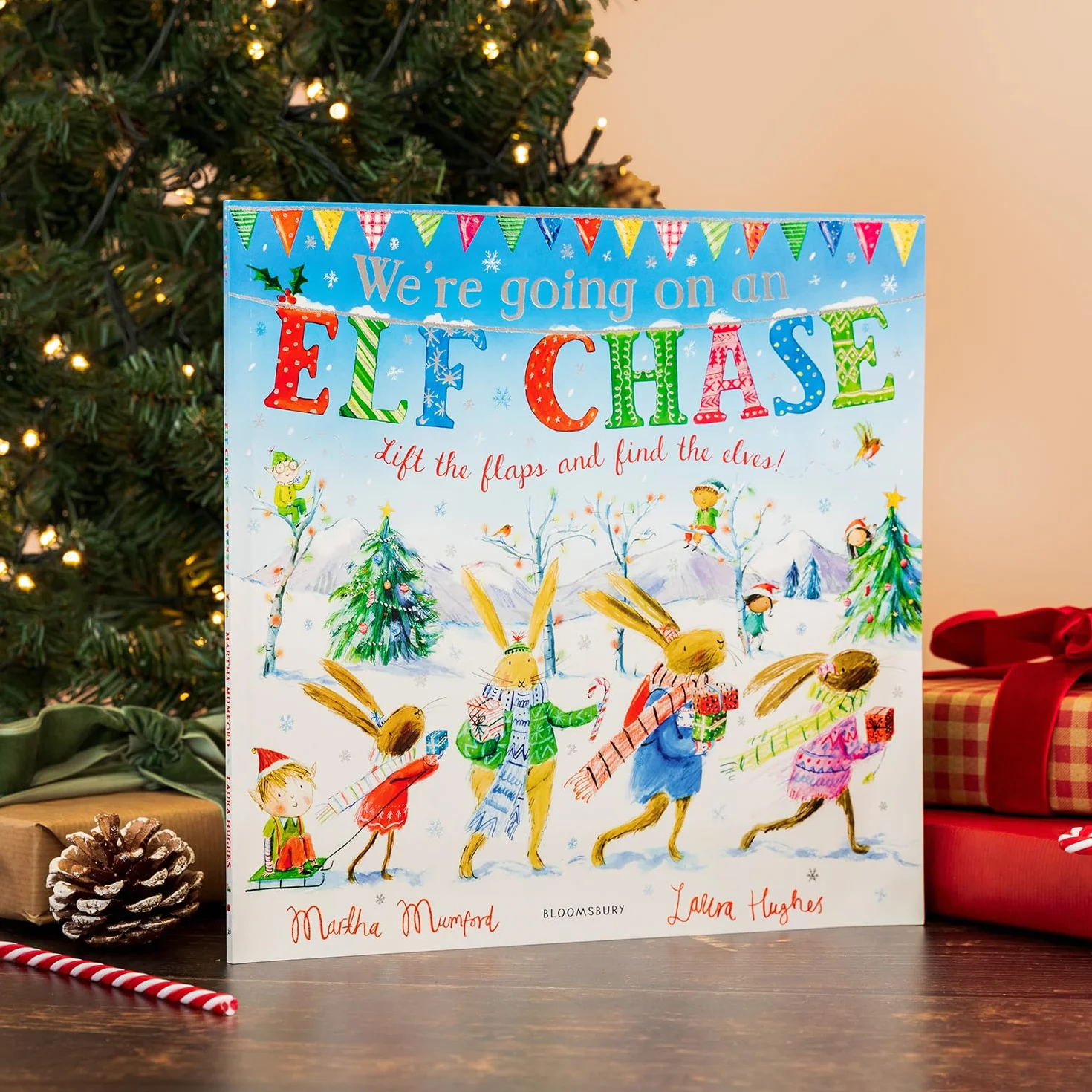 We're Going on an Elf Chase: A Lift-the-Flap Adventure (The Bunnies of Hoppity Hill)