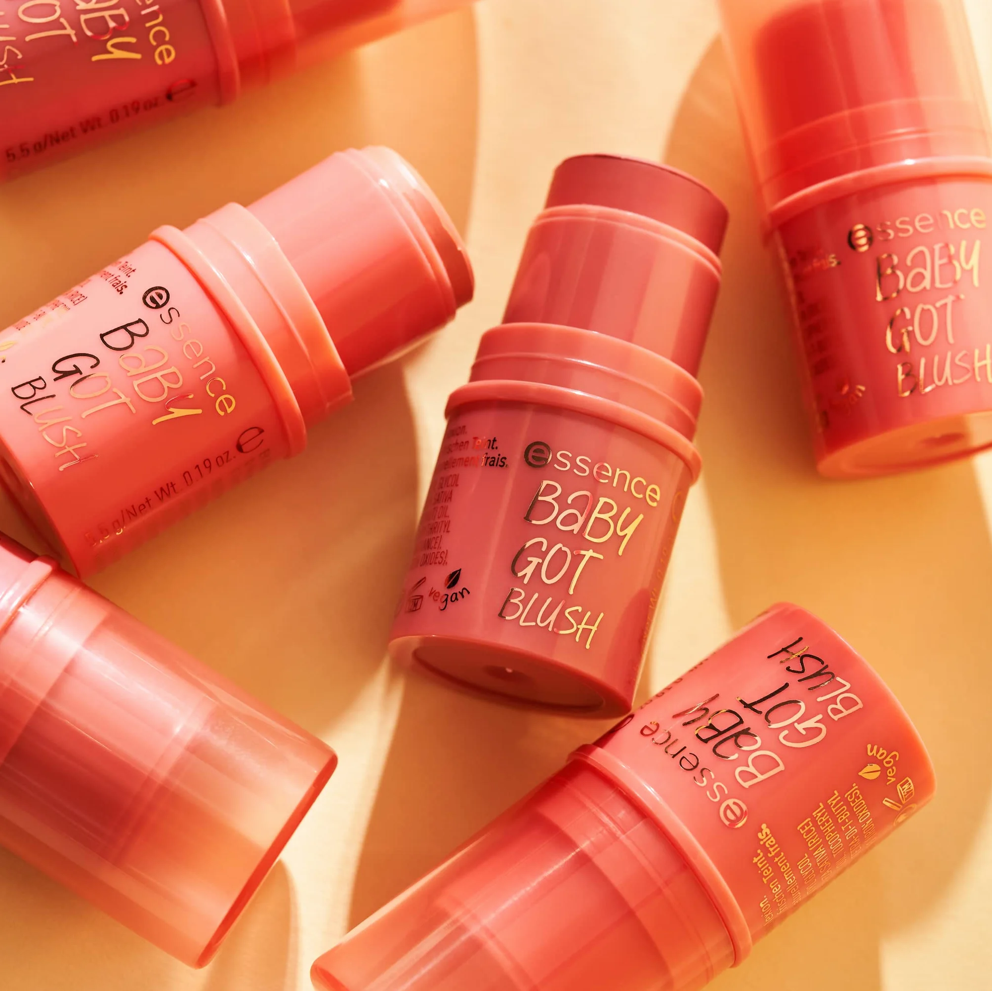 Essence Róż Baby got blush 5.5g naturalny zroszony