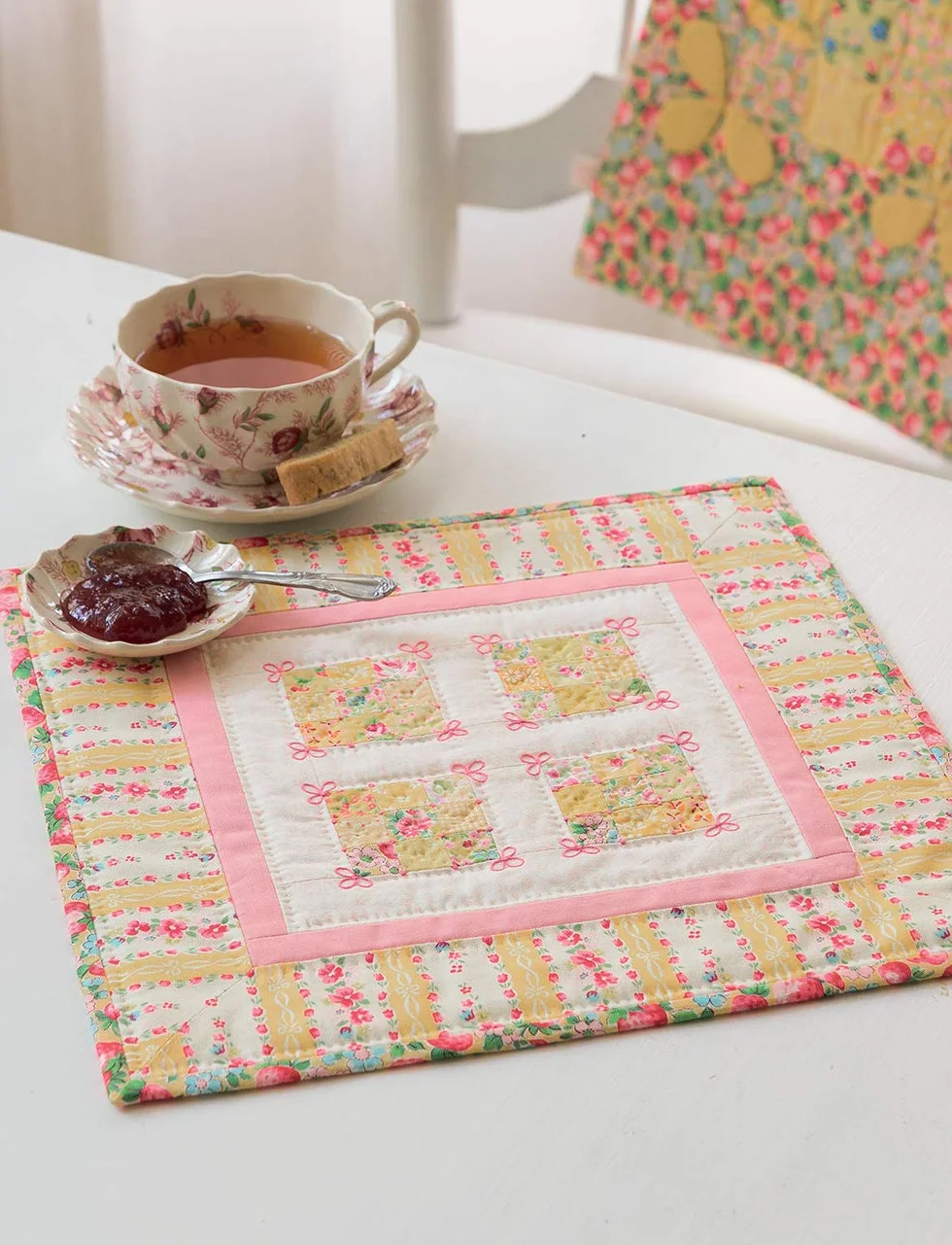 Perfectly Pretty Patchwork: Classic Quilts, Pillows, Pincushions & More