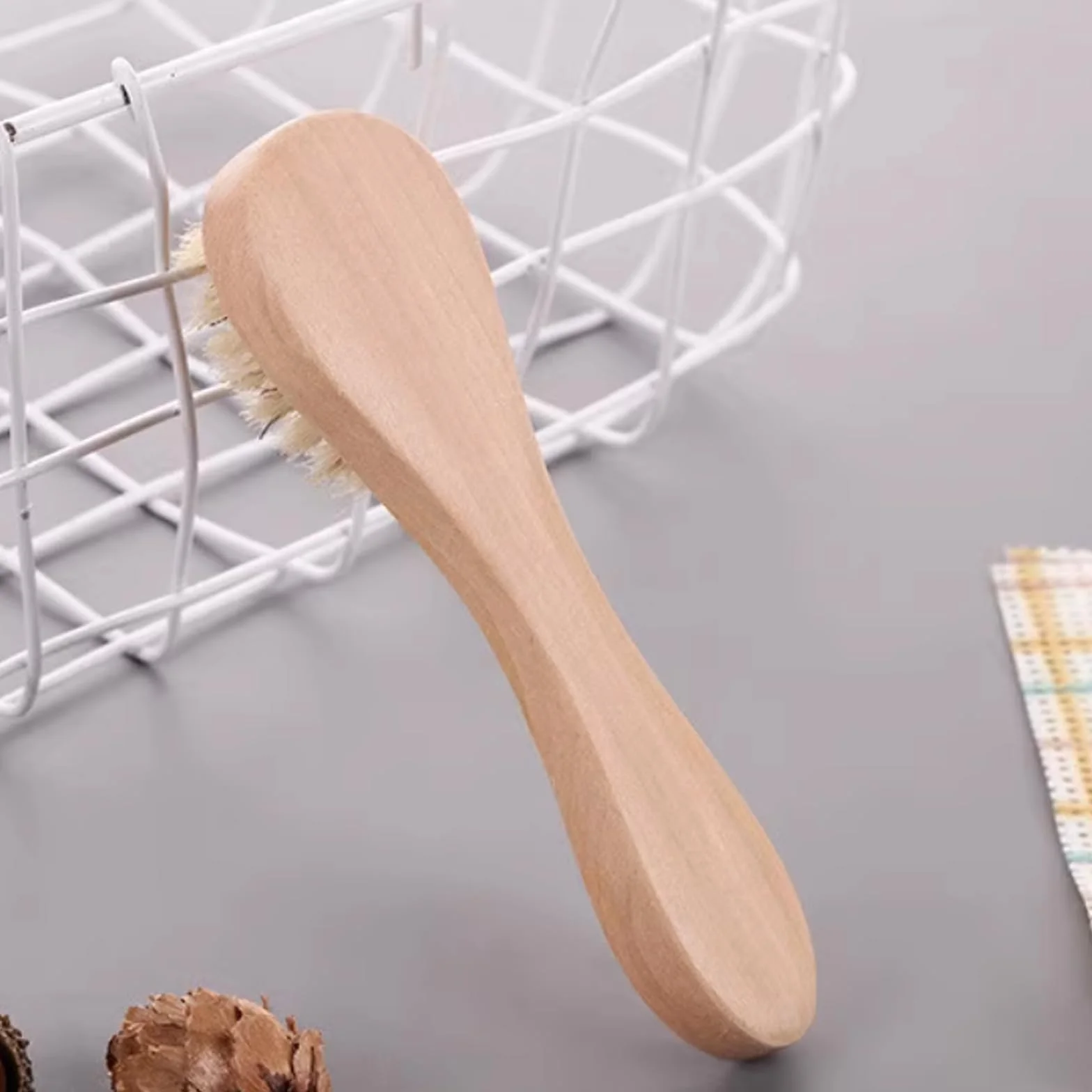 Szczotka do twarzy, drewniany uchwyt, ręczna szczotka do czyszczenia twarzy, szczotka do czyszczenia twarzy, delikatny peeling do twarzy i skóry wrażliwej, do suchej szczotki, masażu, peelingu i