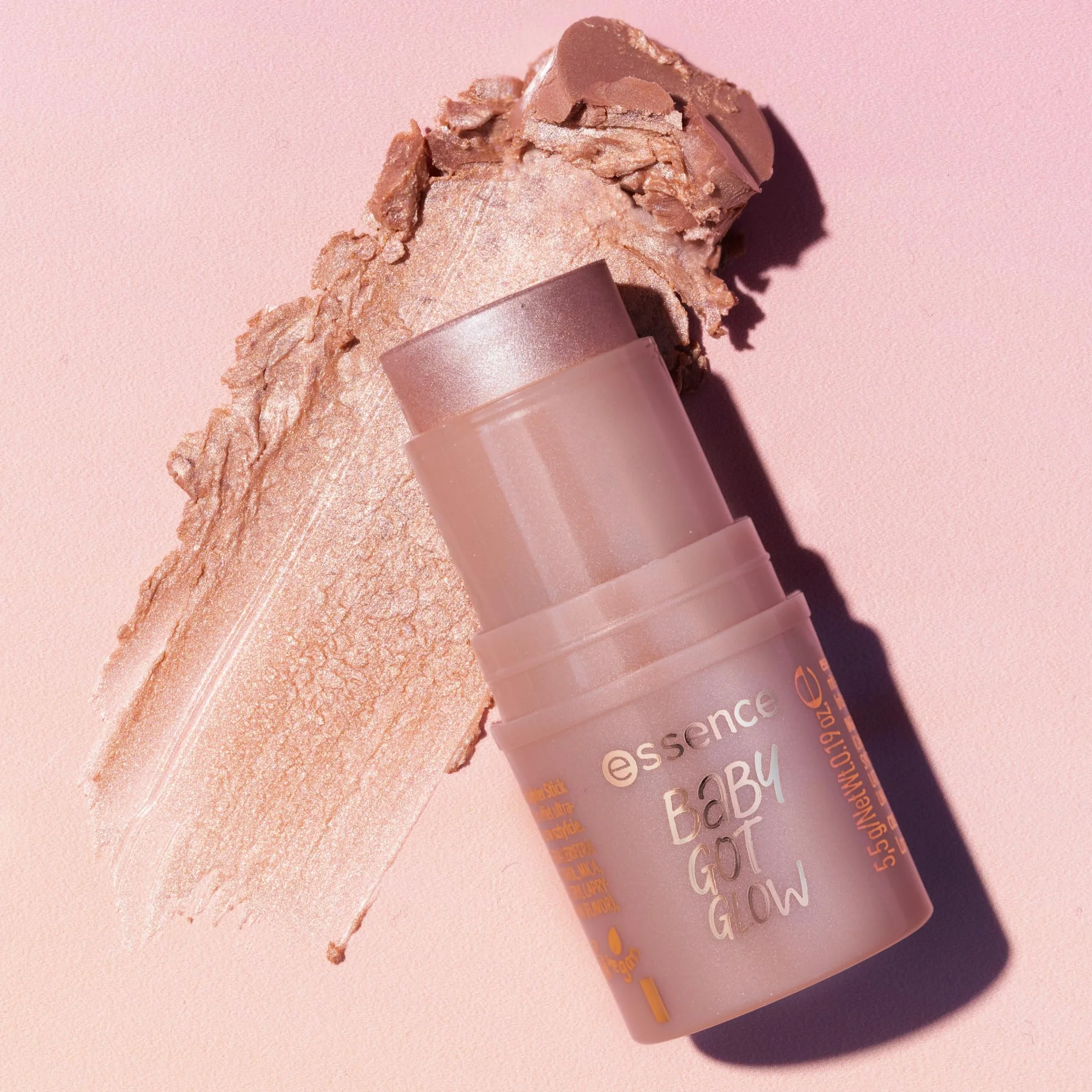 essence Rozświetlacz w sztyfcie BABY GOT GLOW, natychmiastowy wynik, błyszczący, świetlisty, mieniący się (5.5g)