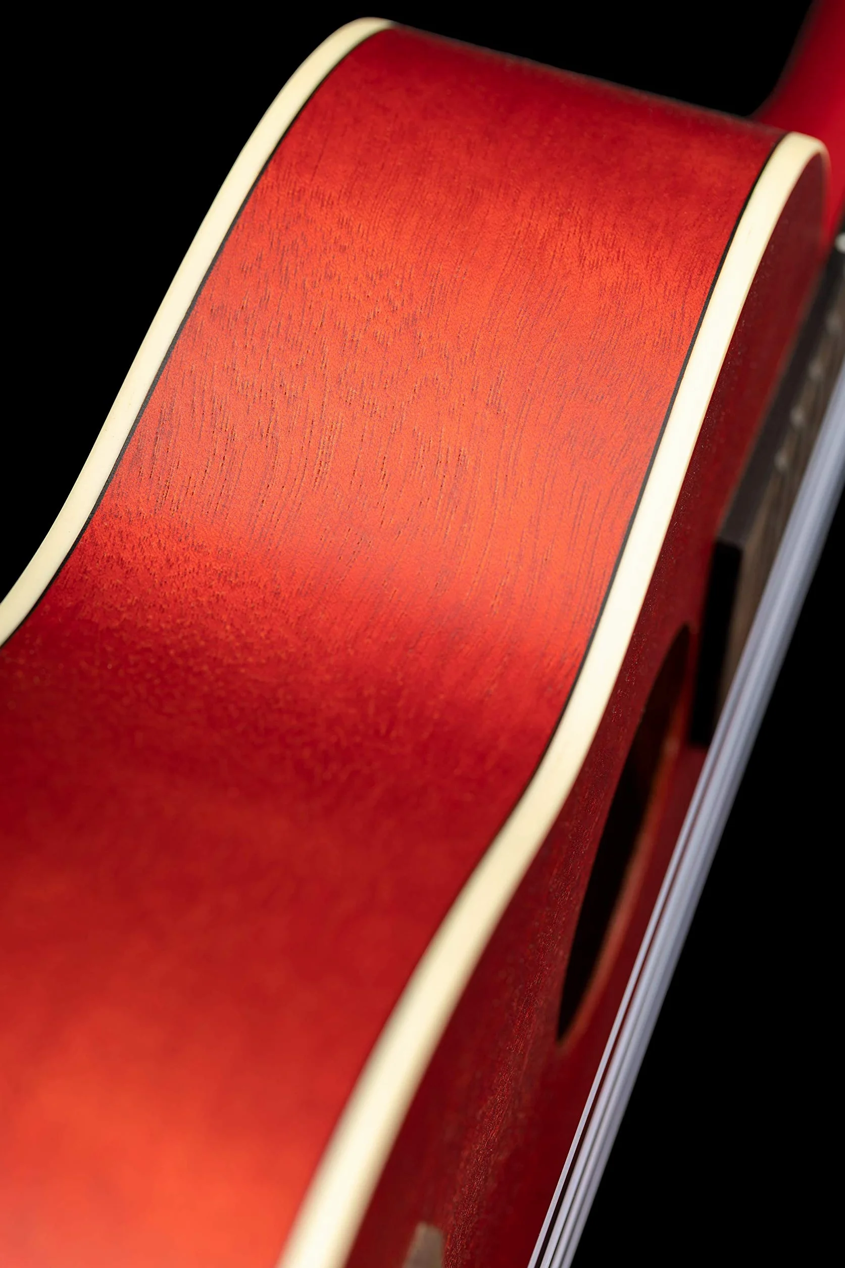 Ortega Guitars Akustyczne Ukulele Koncertowe – Seria Earth – Okoume, Kolor Czerwony (RUFIRE)