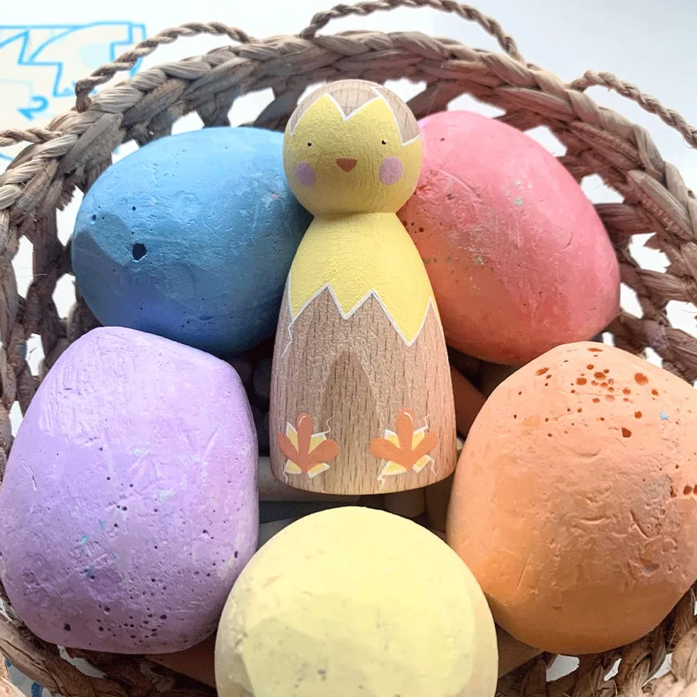 Bigjigs Toys Rainbow Coloured Chalk Eggs (Set of 6) - Jumbo Egg Shaped Pavement Chalks For Kids, Chunky & Washable, Indoor or Outdoor, Toddler Easter Gifts, 3+ Years