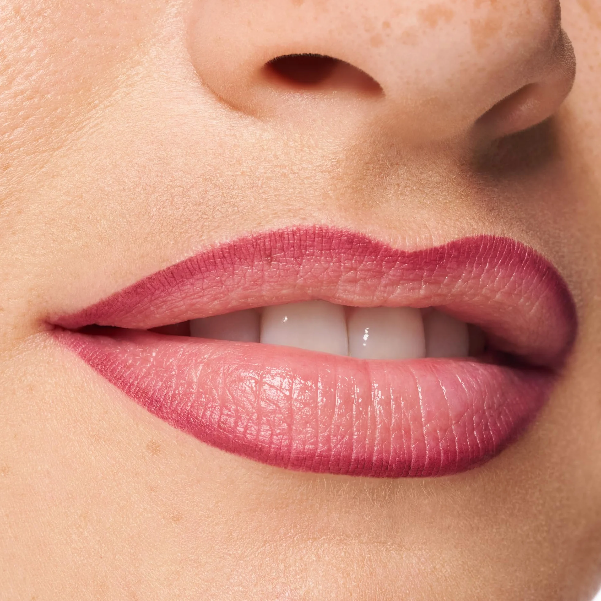 Essence 8h kredka do ust MATTE comfort, długotrwały, matowy (0.3g)