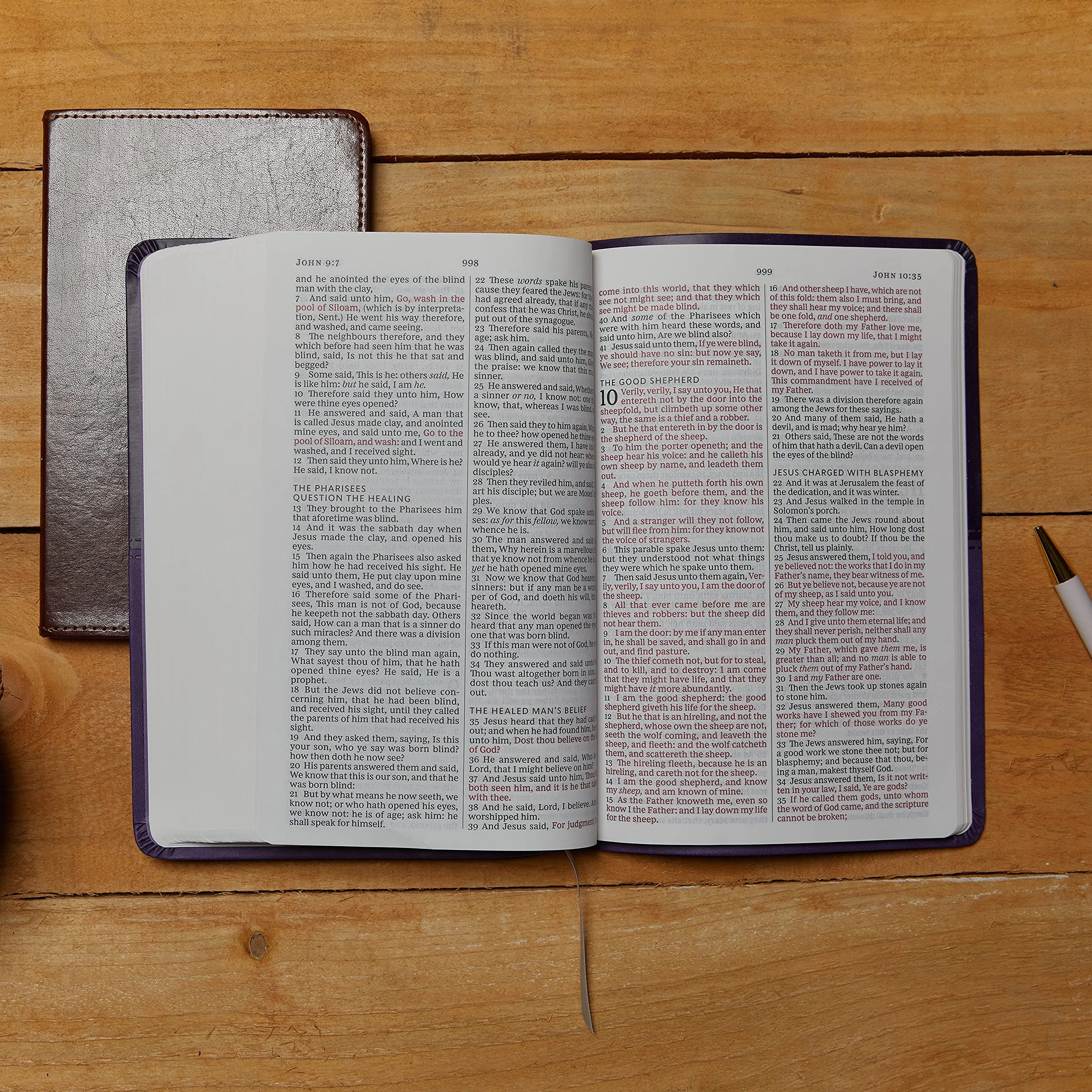 KJV, Thinline Bible, Large Print, Imitation Leather, Black, Red Letter Edition: King James Version