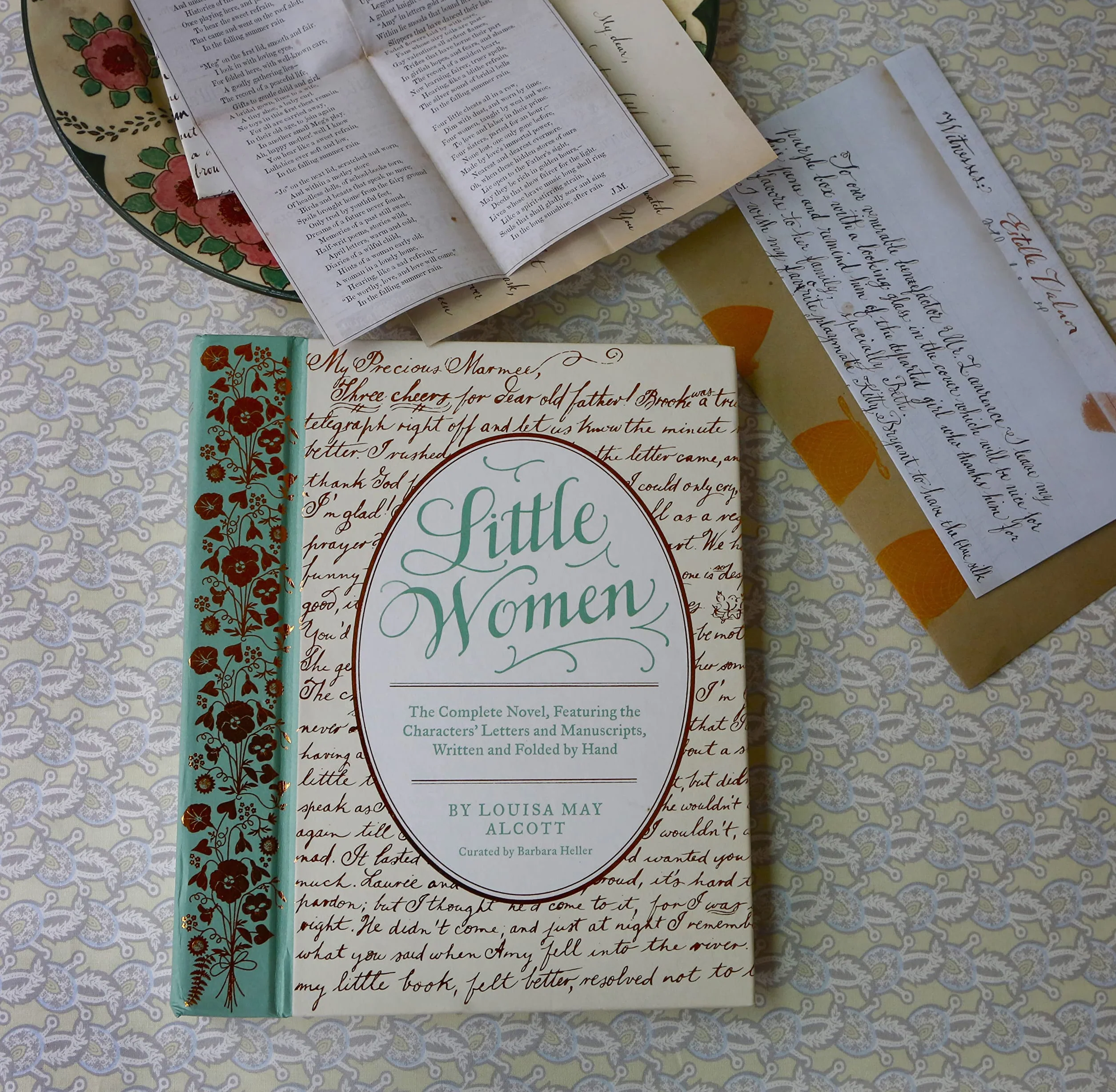 Little Women: The Complete Novel, Featuring the Characters' Letters and Manuscripts, Written and Folded by Hand