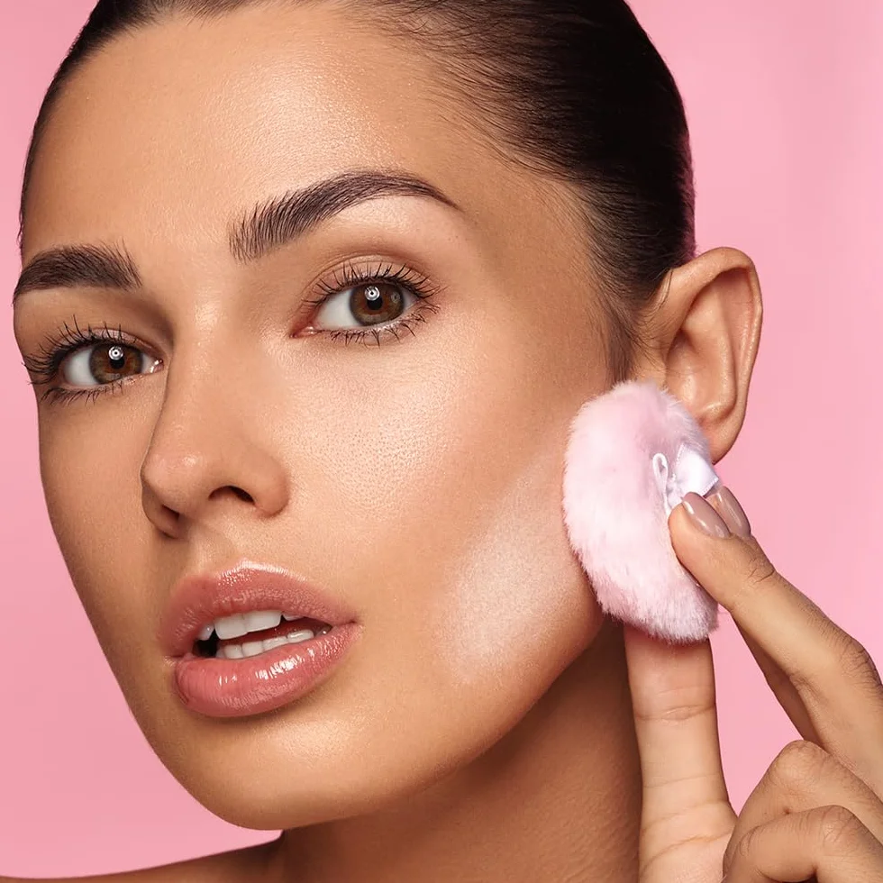Eveline Cosmetics Sypki puder odbijający światło