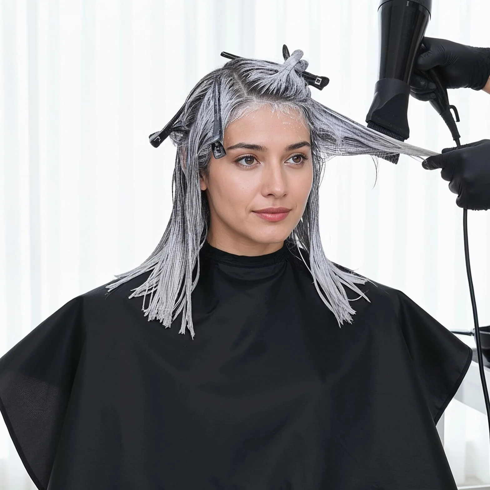 Peleryna fryzjerska, peleryna kosmetyczna, fryzjer, makijaż, wodoodporna farba do włosów, wodoodporna stylizacja, szampon, peleryny, salon piękności, krótki fartuch dla klientów artystów, lekka