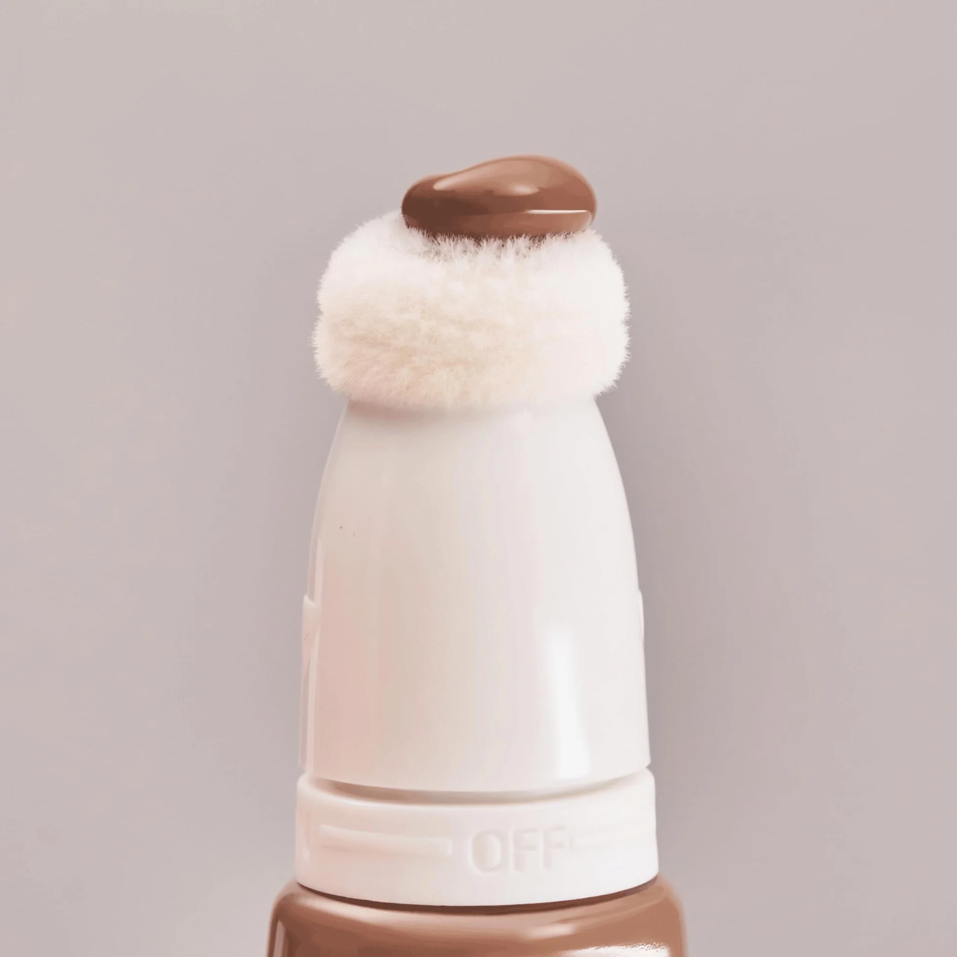 essence Bronzer w płynie BABY GOT BRONZE, długotrwały konturujący 10ml