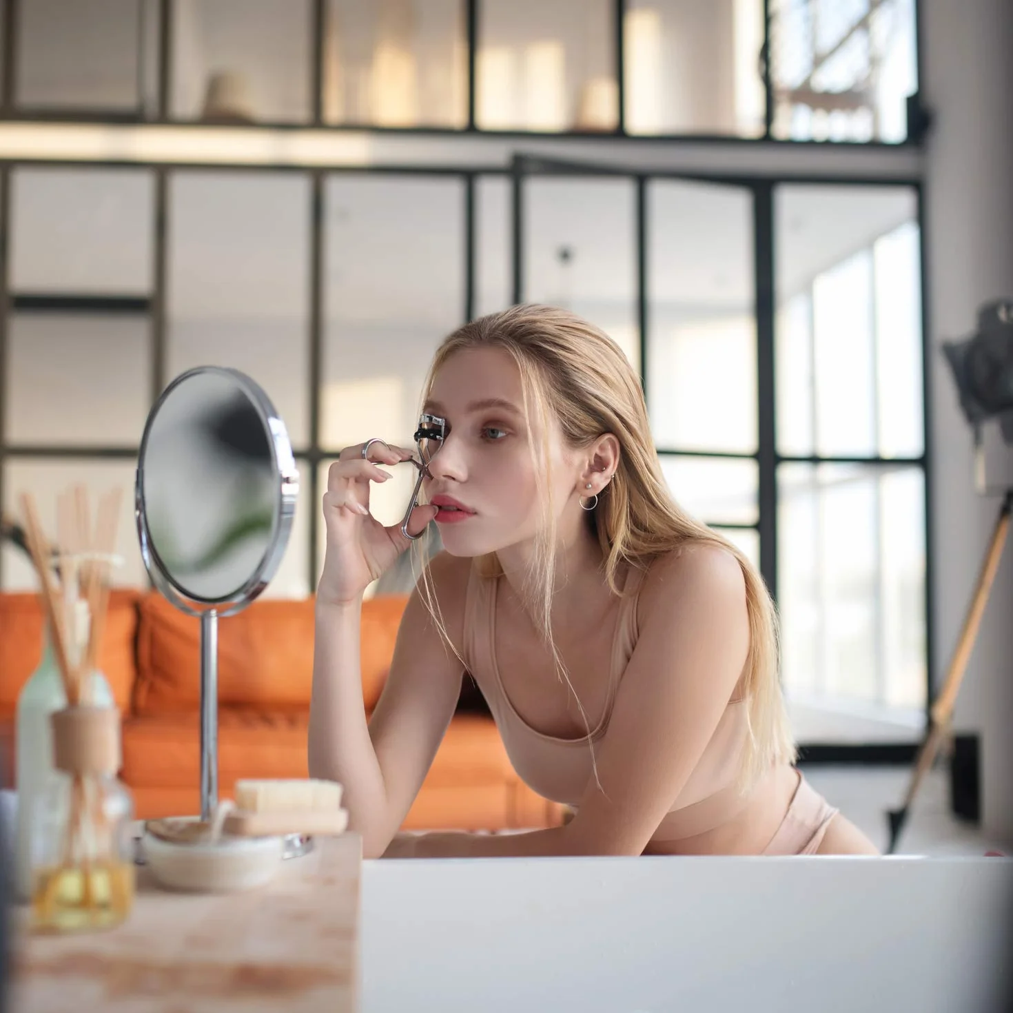 Ekskluzywne zalotki do rzęs, eyelash Curler w zestawie 8 dodatkowych gumowych podkładek – narzędzie do makijażu idealnie wygiętych rzęs z wysokiej jakości stali węglowej (srebrne)