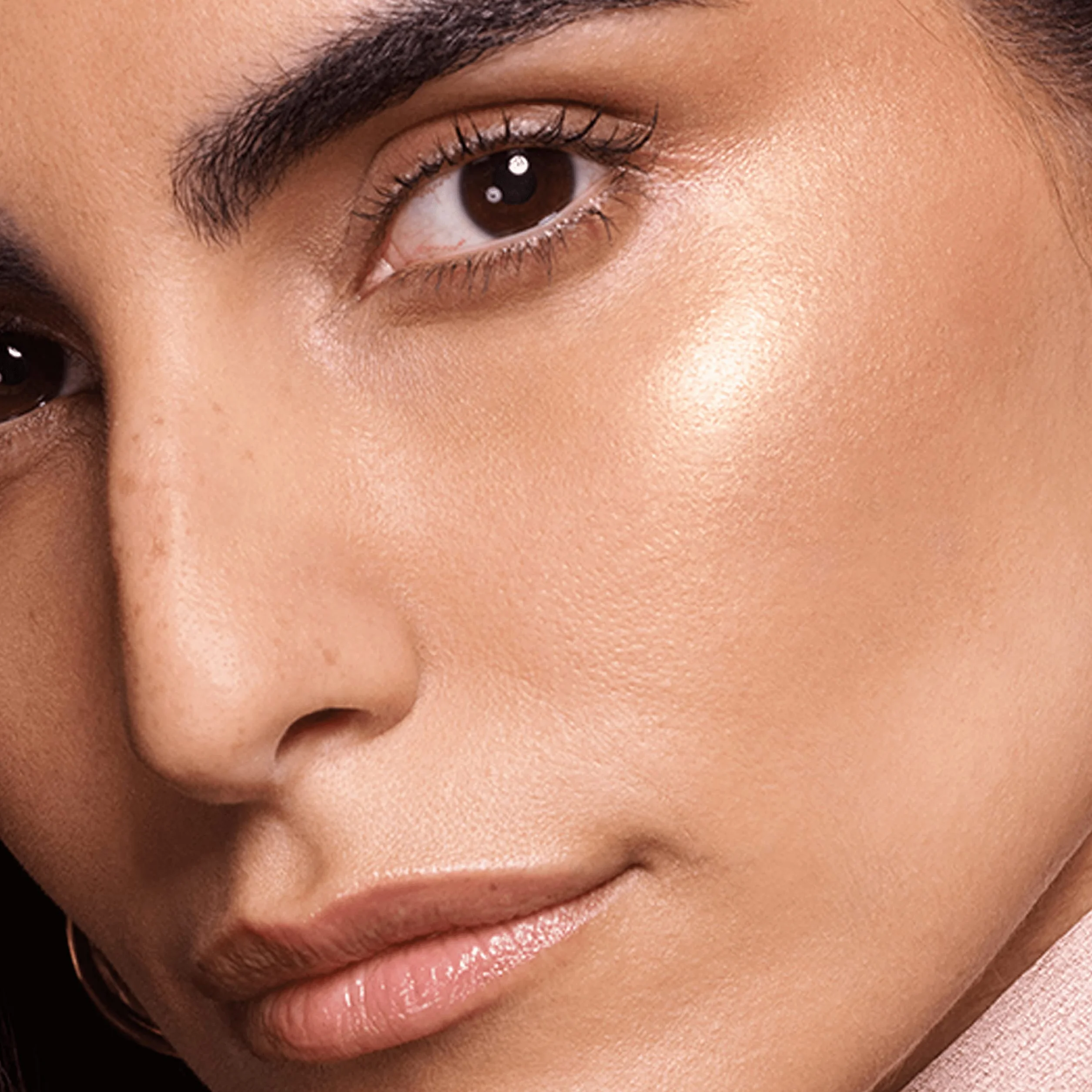 Max Factor Facefinity Highlighter satynowy rozświetlacz do twarzy 02 Golden Hour