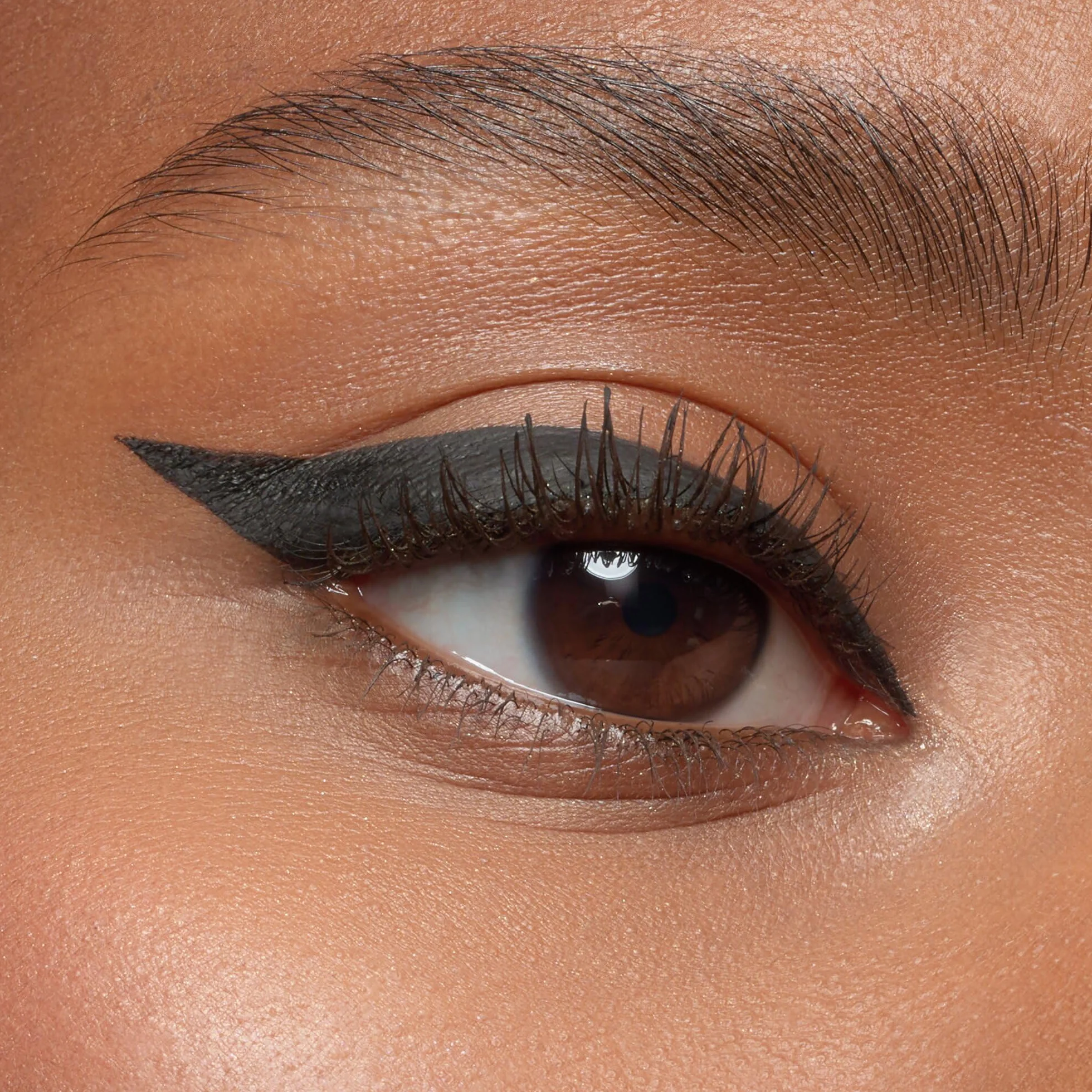 essence eyeliner dip eyeliner waterproof 24h long-lasting, długotrwały, konturowanie, mocno napigmentowana/y, intensywny kolor (3ml)