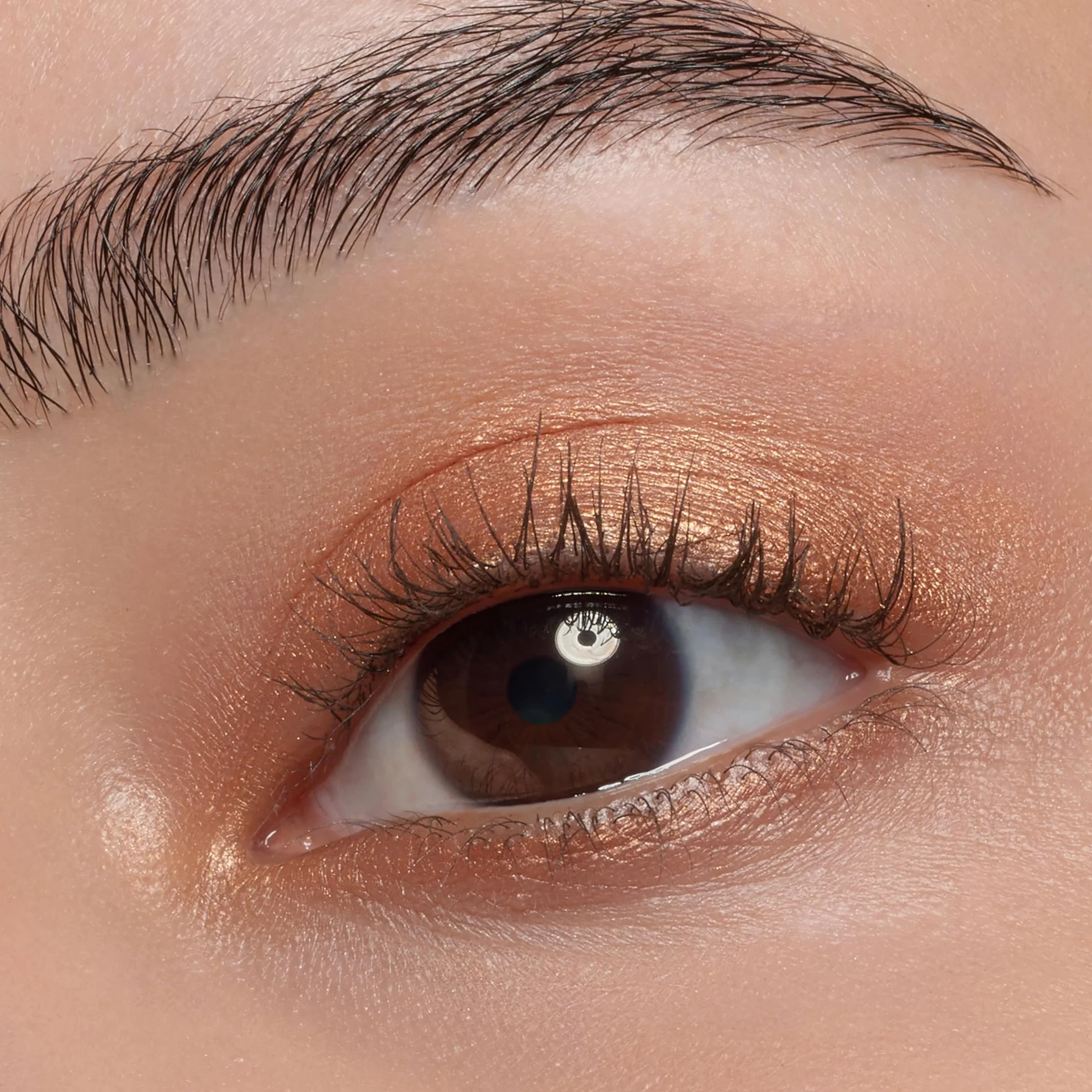 essence cień do powiek w sztyfcie blend & line eyeshadow stick, długotrwały, mieniący się, metaliczny (1.8g)