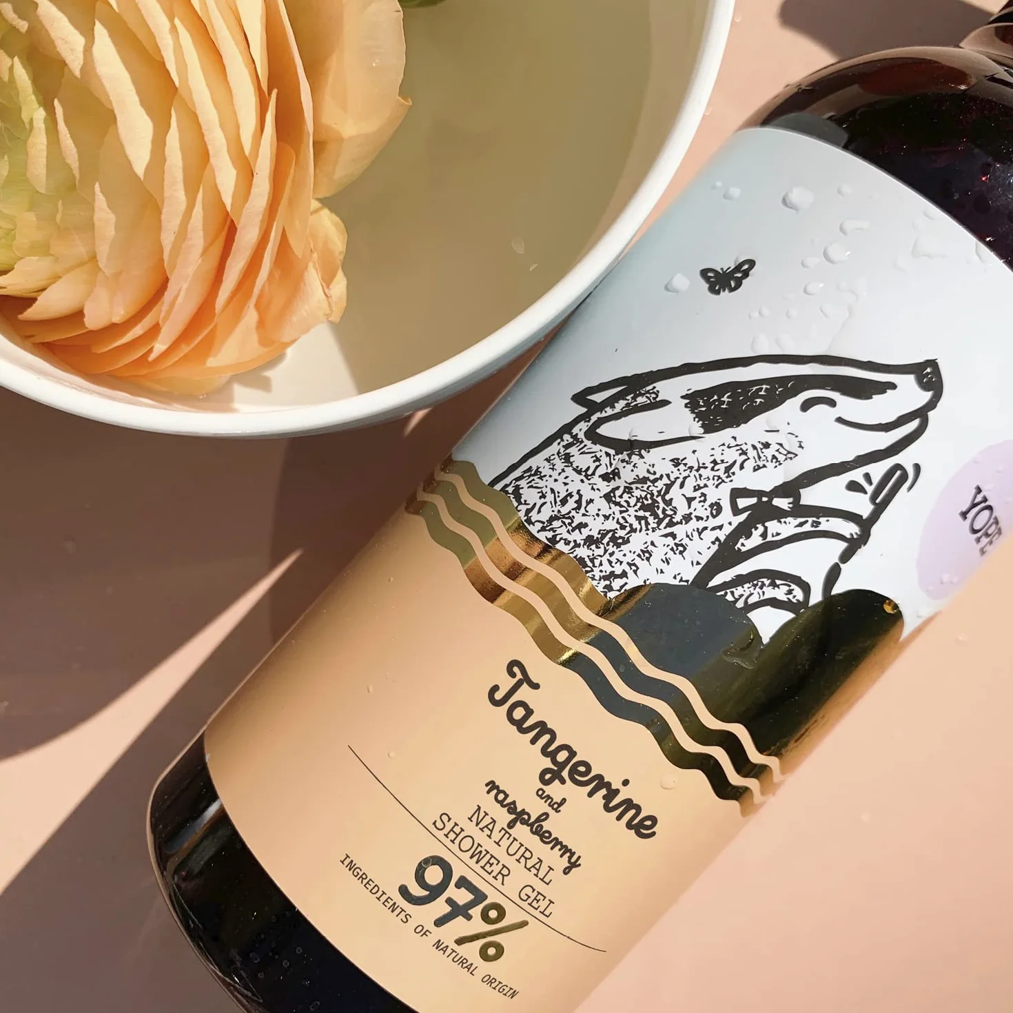 YOPE Naturalny żel pod prysznic, mandarynka i malina, neutralne pH, ultra delikatne czyszczenie, ekstrakt z mandarynki, gliceryna roślinna, wegańska formuła, 97% naturalnych składników, 400 ml