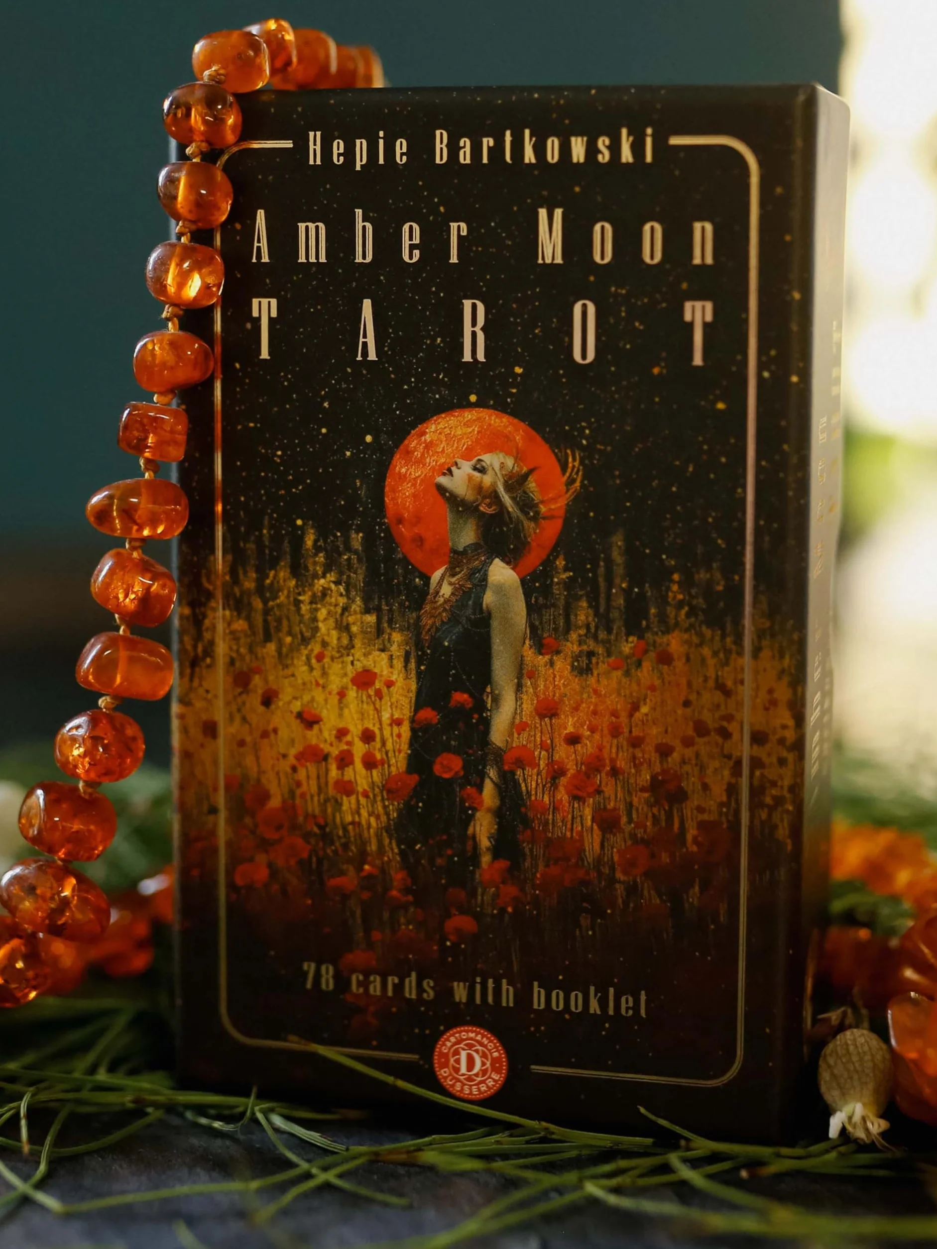 Amber Moon Tarot - 78 tarot cards and 80-page booklet (English)