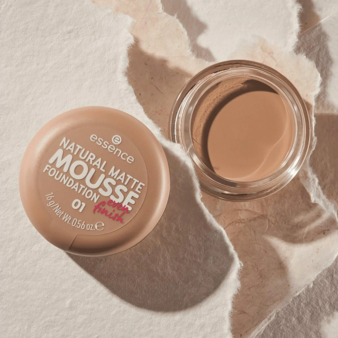 essence Podkład NATURAL MATTE MOUSSE, matujący, pokrycie, wyraźny wynik, matowy (16g)