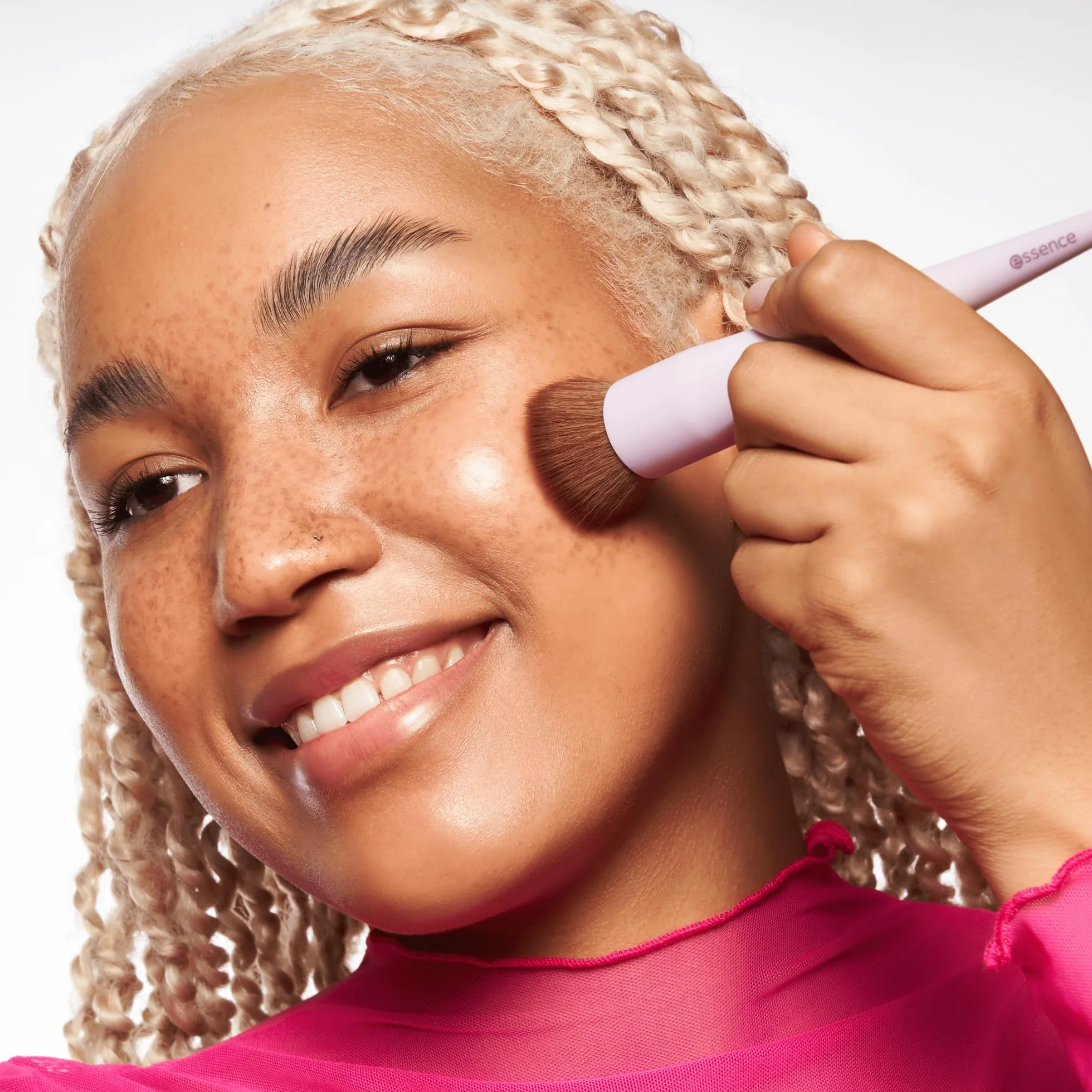 essence Pędzel do makijażu typu buffer brush