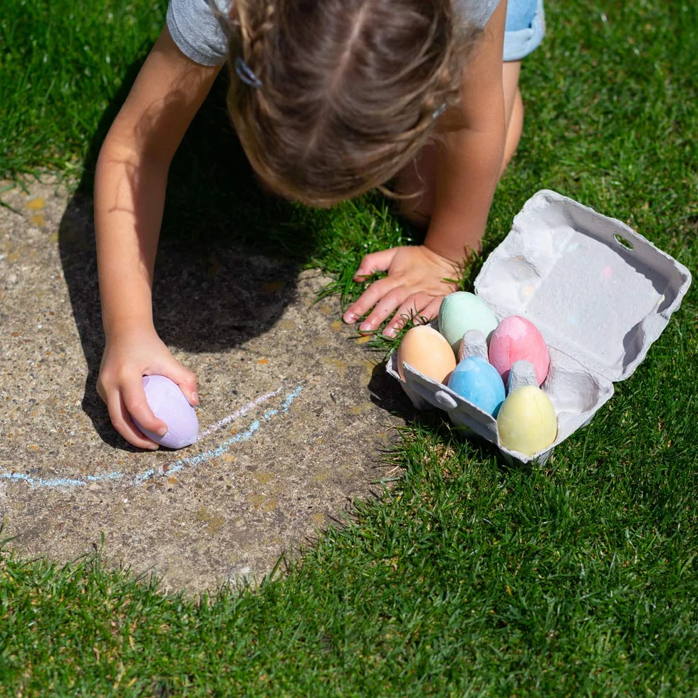 Bigjigs Toys Rainbow Coloured Chalk Eggs (Set of 6) - Jumbo Egg Shaped Pavement Chalks For Kids, Chunky & Washable, Indoor or Outdoor, Toddler Easter Gifts, 3+ Years