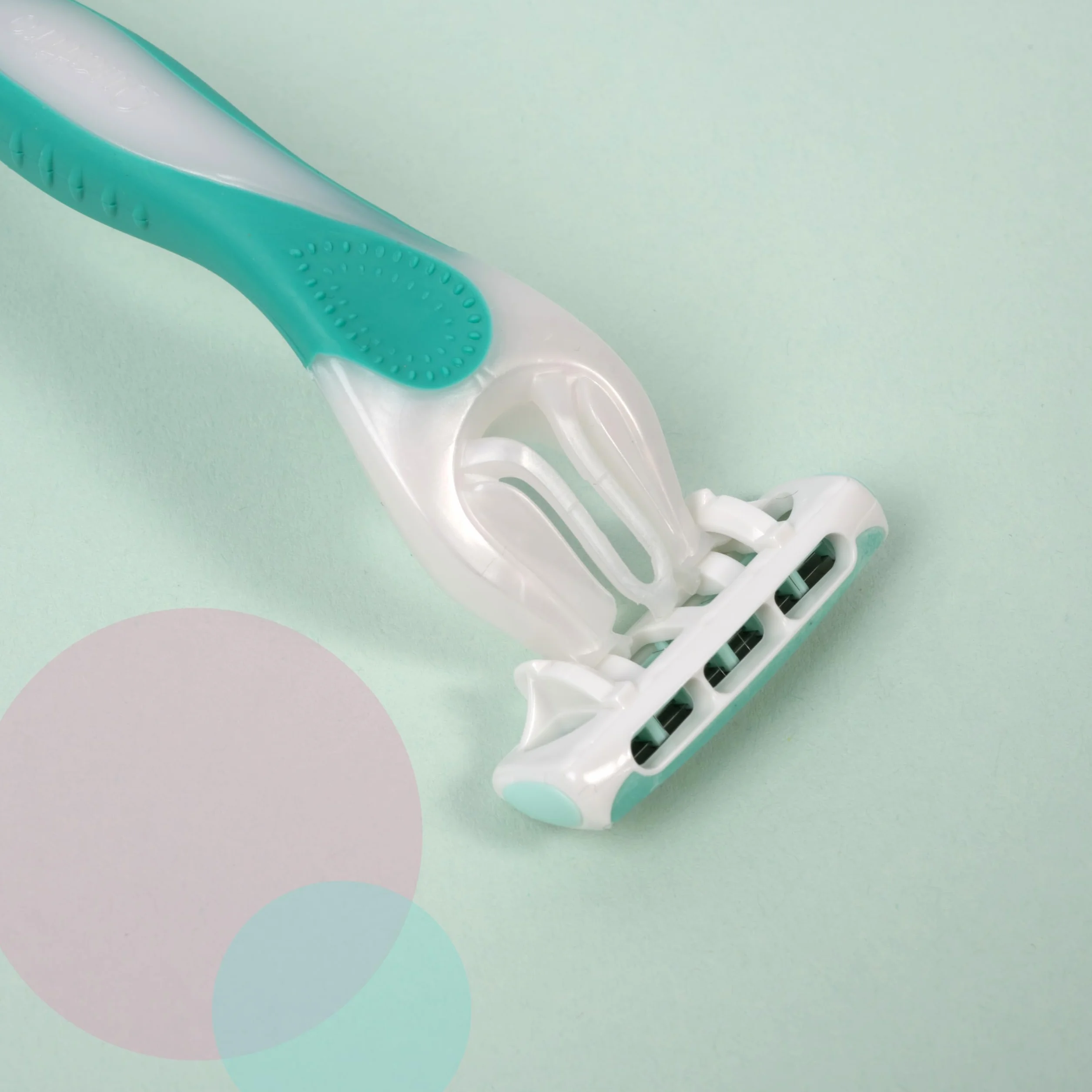 Wilkinson myIntuition Smooth Sensitive Quattro damskie maszynki do golenia, dotyk aloesu, 3 szt