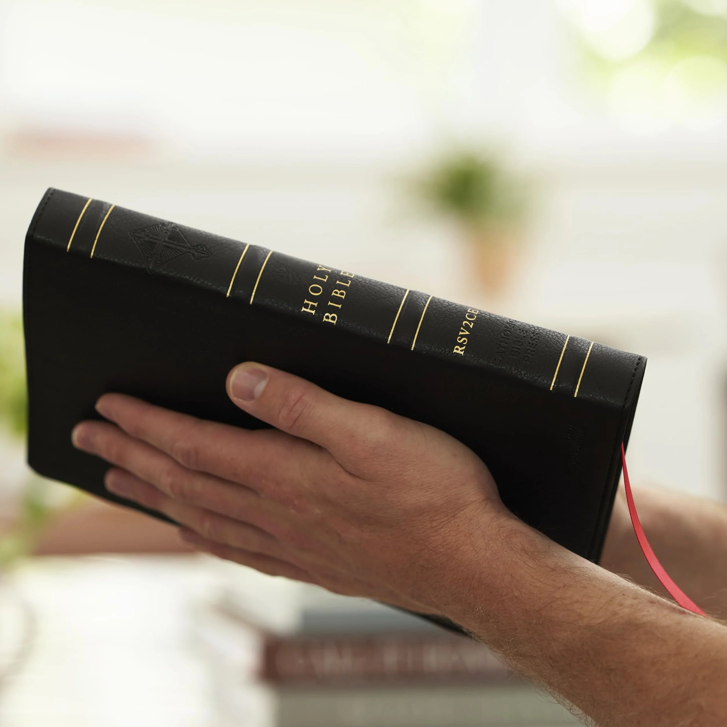 Rsv2ce, Thinline Large Print Catholic Bible, Black Leathersoft, Comfort Print: Revised Standard Version, Black, Leathersoft, Catholic Edition, Thinline