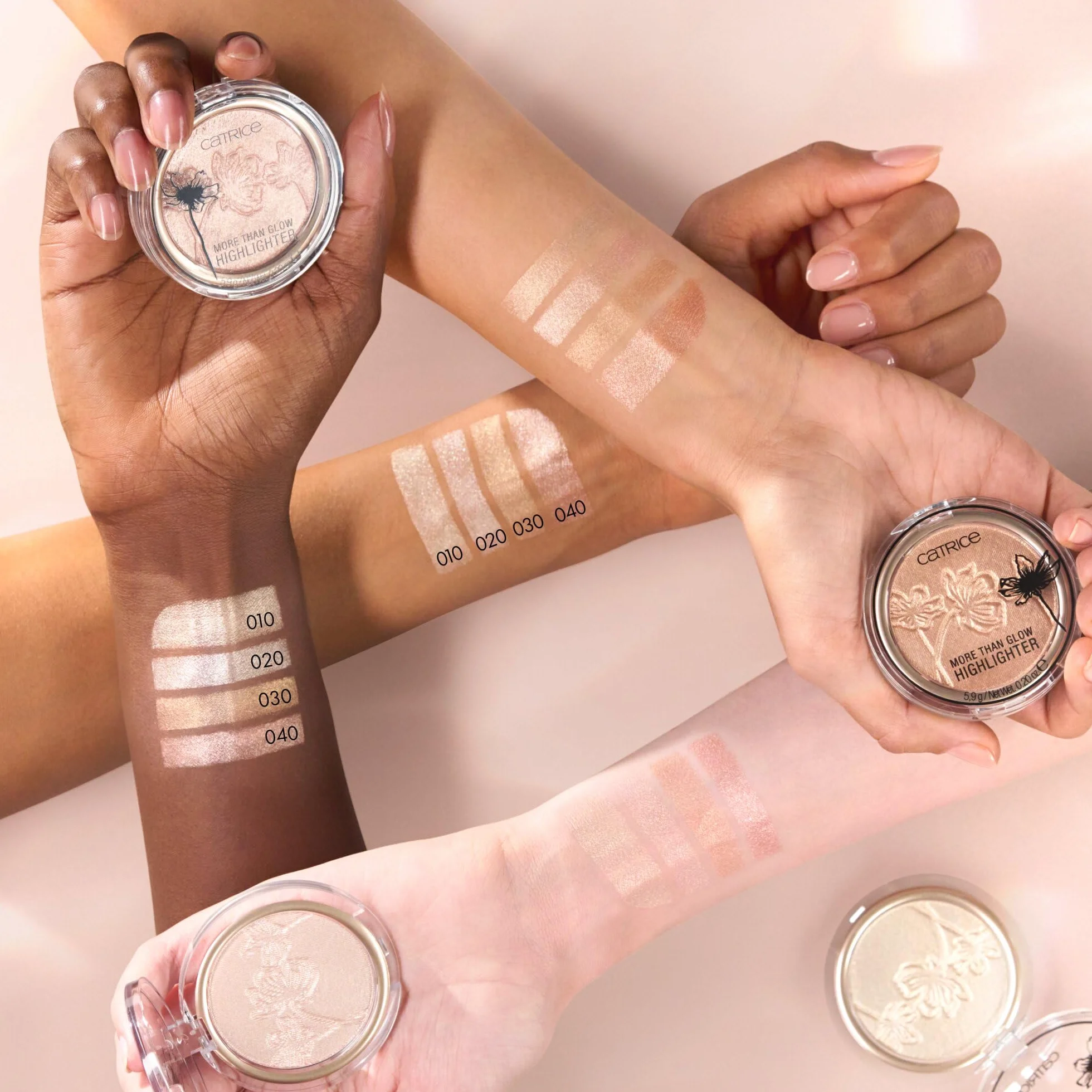 Catrice Puder rozświetlający More Than Glow 5.9g