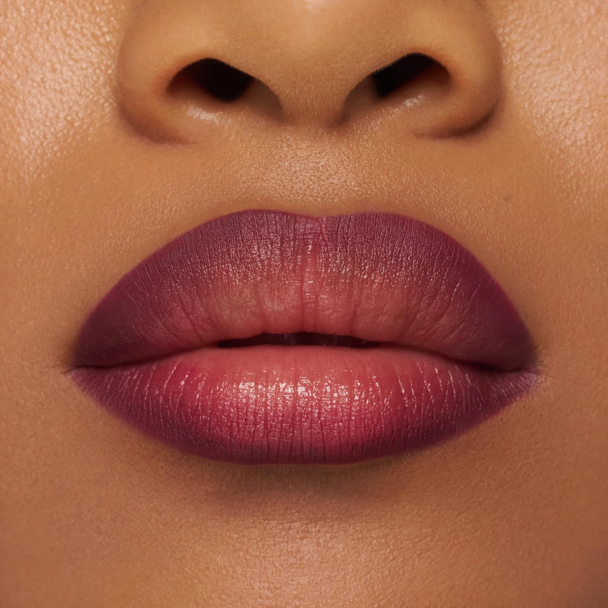 Essence 8h kredka do ust MATTE comfort, długotrwały, matowy (0.3g)